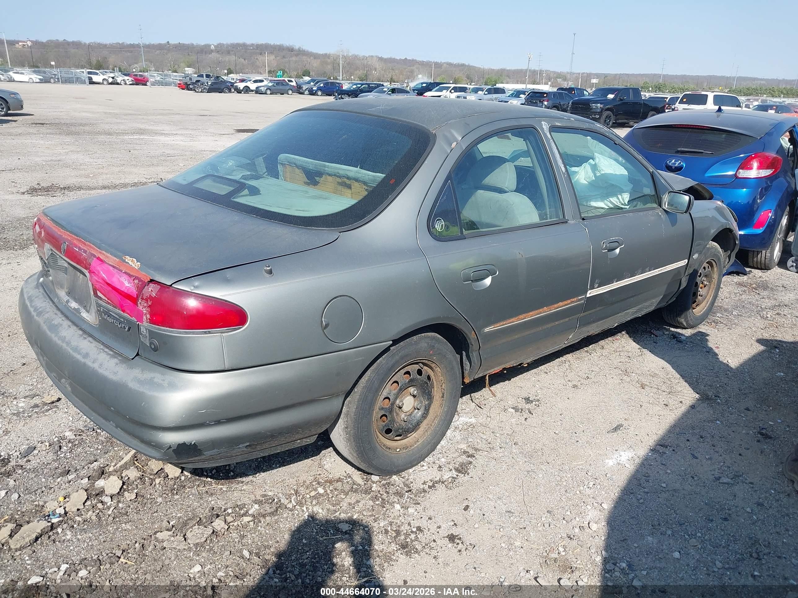 1998 Mercury Mystique   Gold vin: 1MEFM6532WK646463