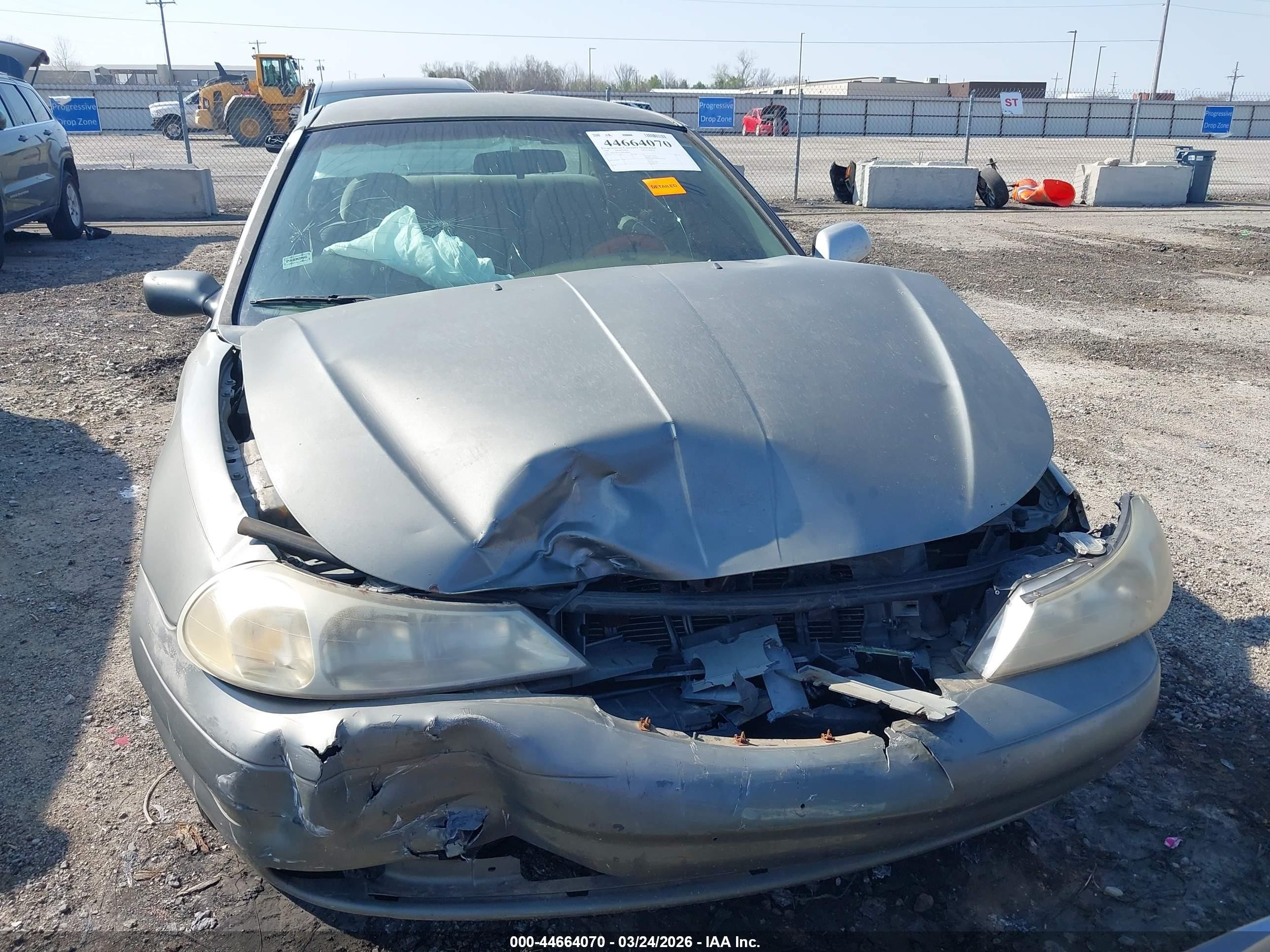 1998 Mercury Mystique   Gold vin: 1MEFM6532WK646463