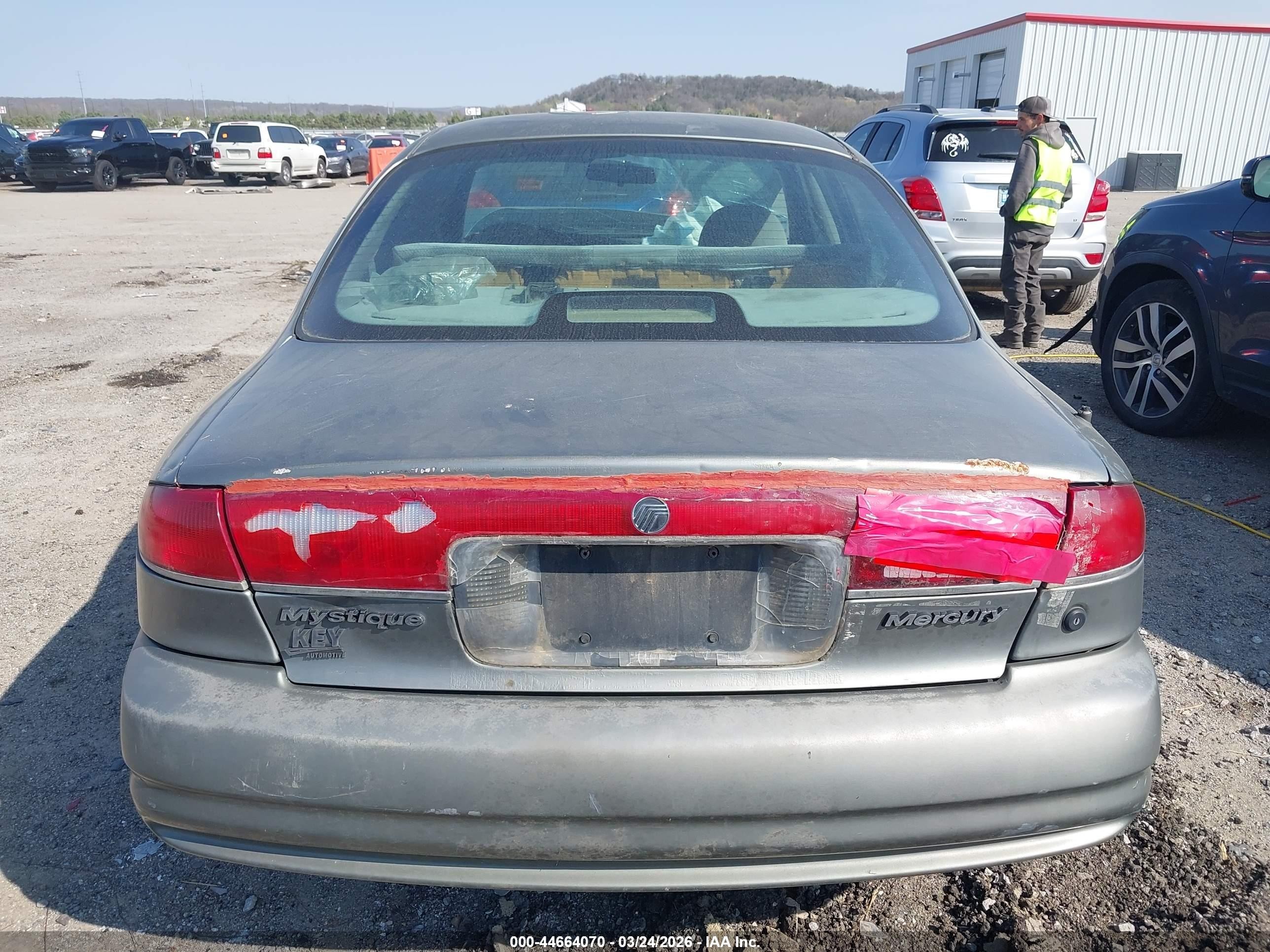1998 Mercury Mystique   Gold vin: 1MEFM6532WK646463