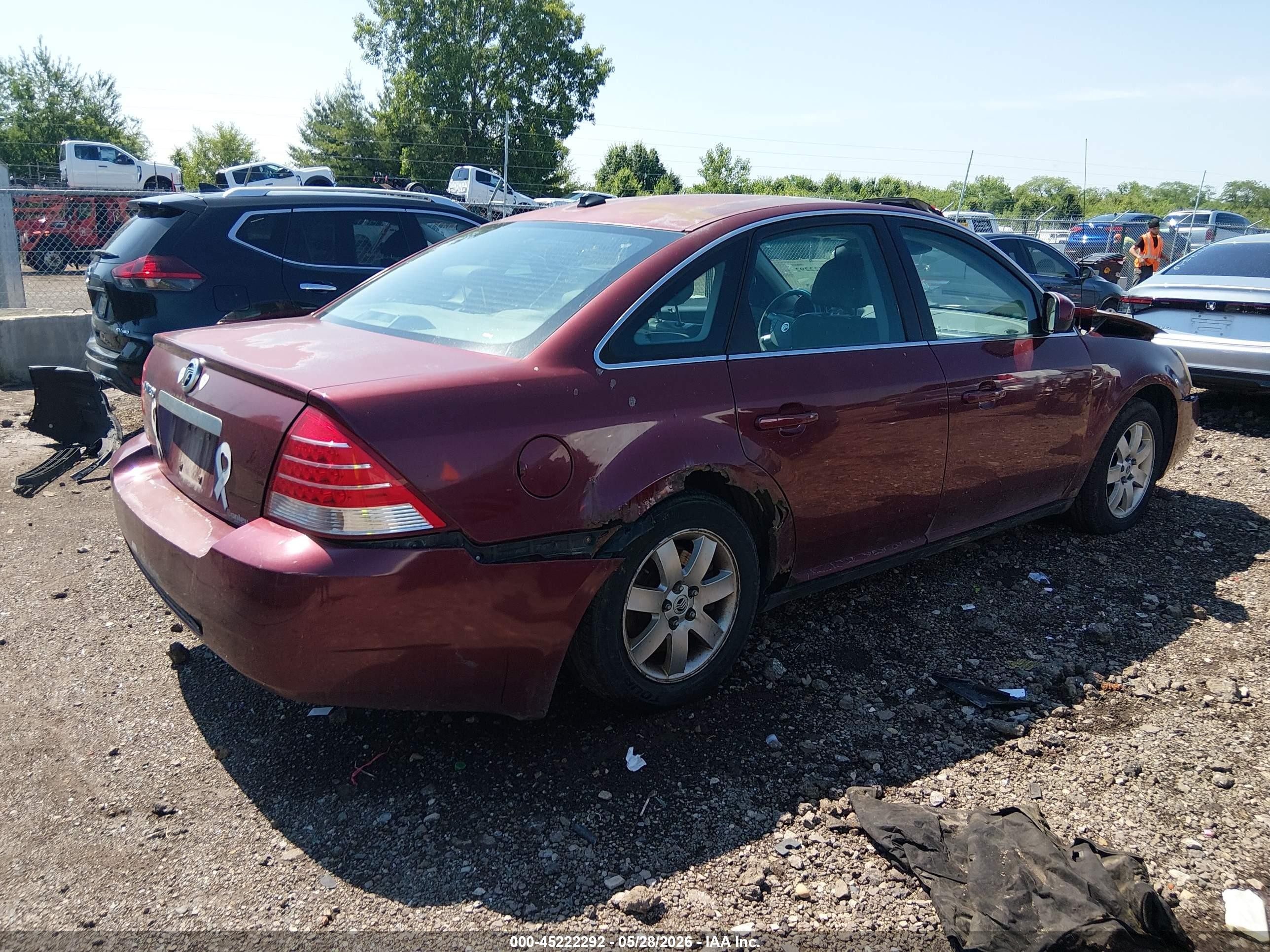 2007 Mercury Montego Luxury Red vin: 1MEHM40117G606060