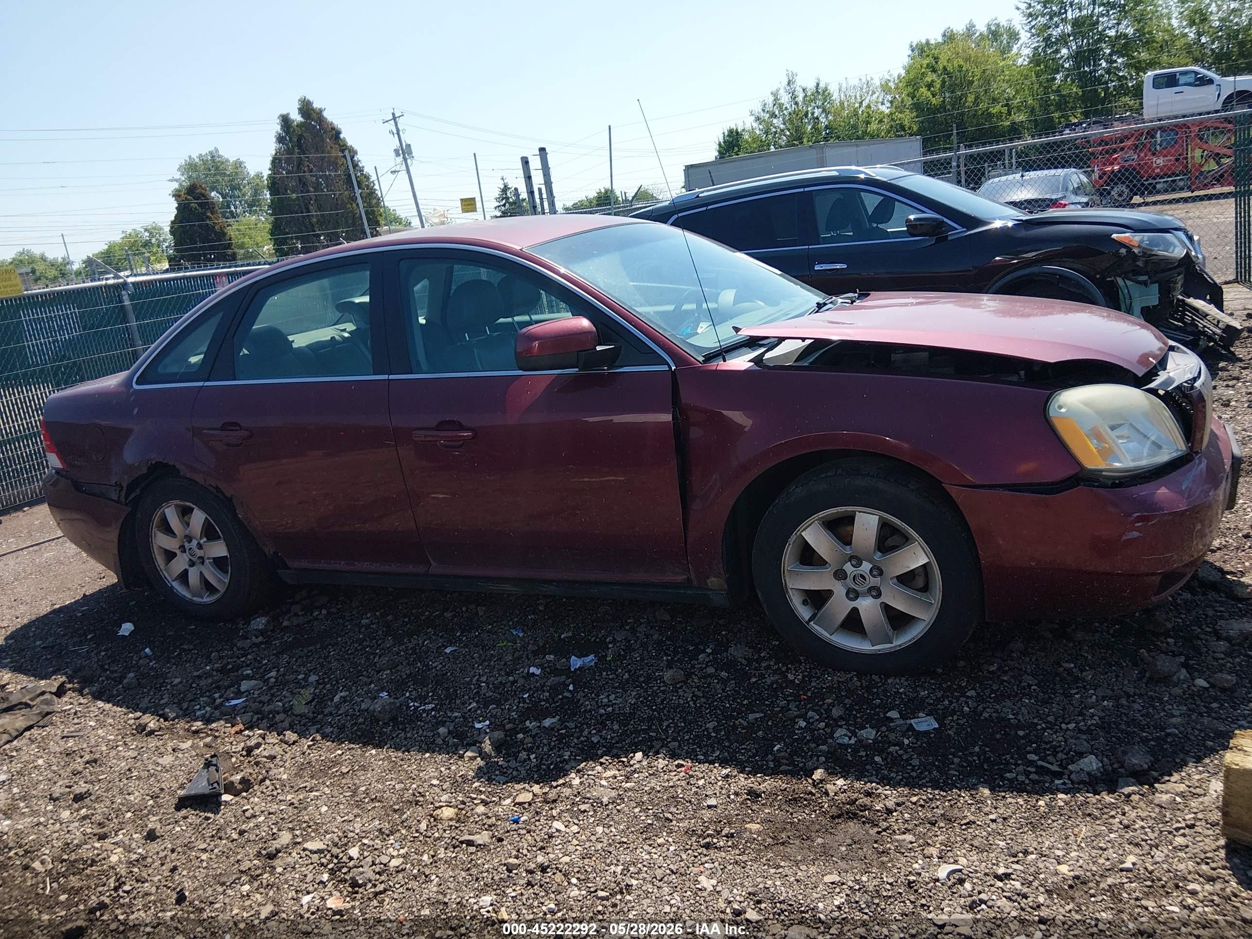 2007 Mercury Montego Luxury Red vin: 1MEHM40117G606060
