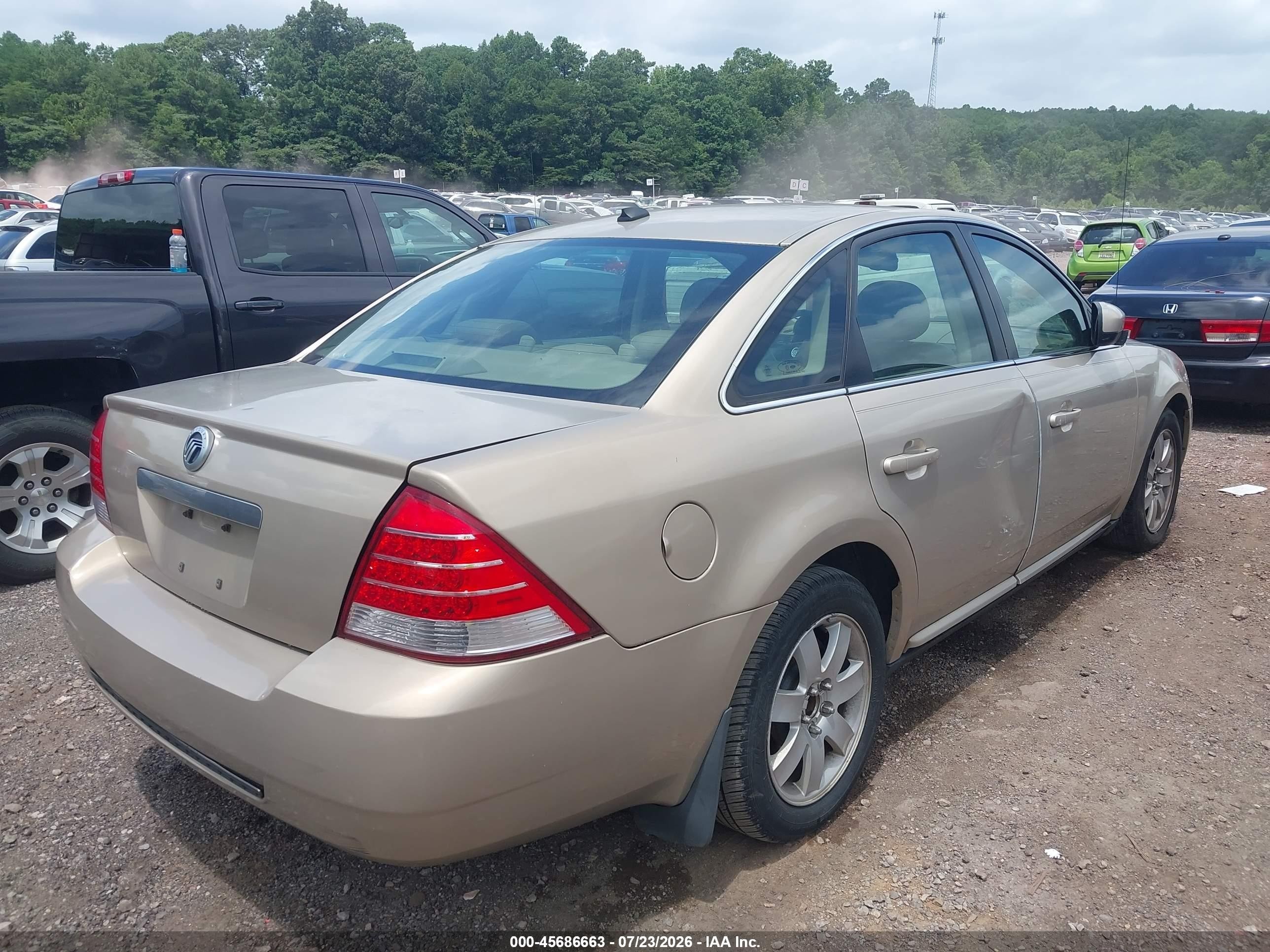 2007 Mercury Montego   Gold vin: 1MEHM40147G606179