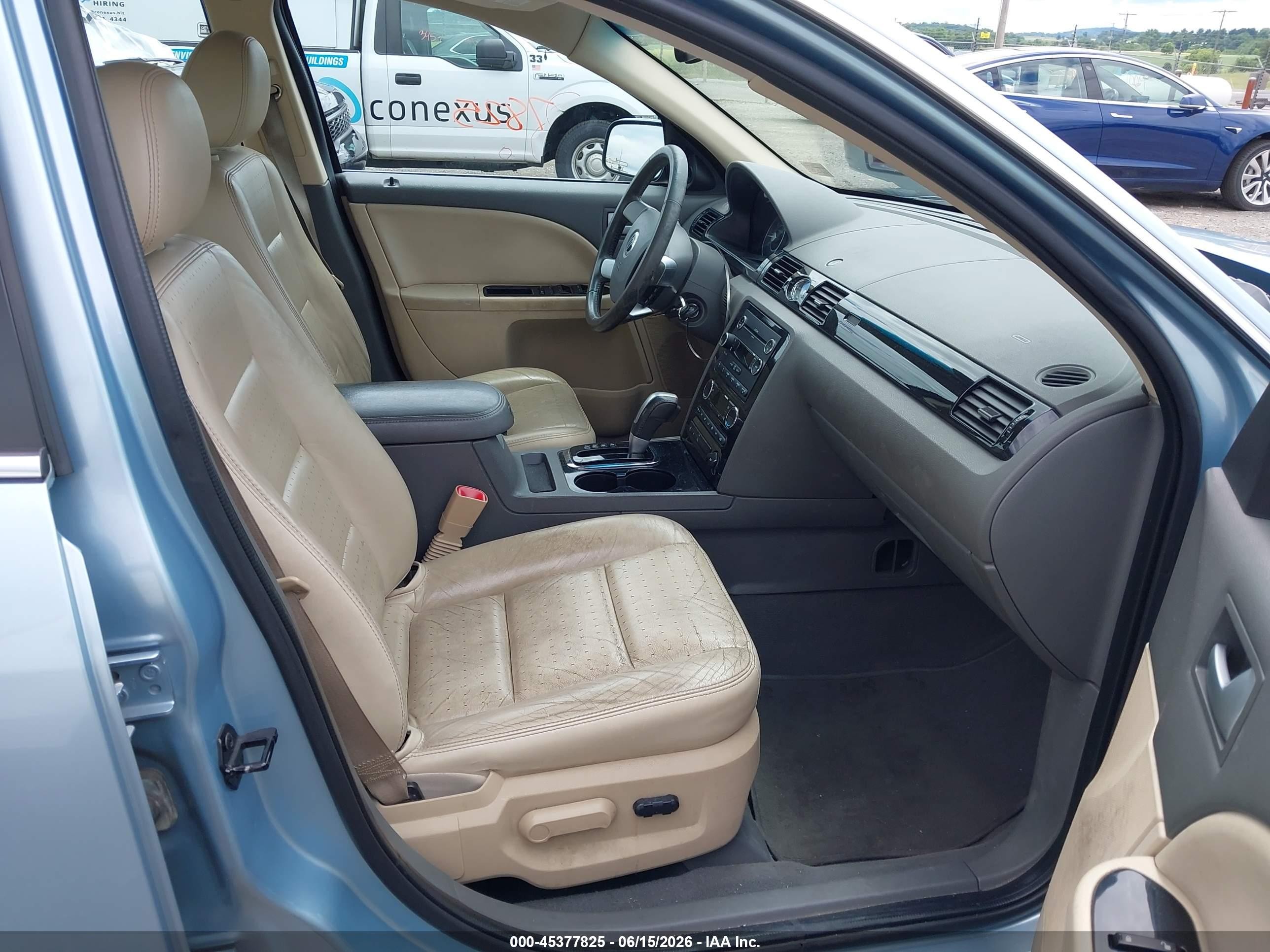 2008 Mercury Sable   Light Blue vin: 1MEHM40W18G615094