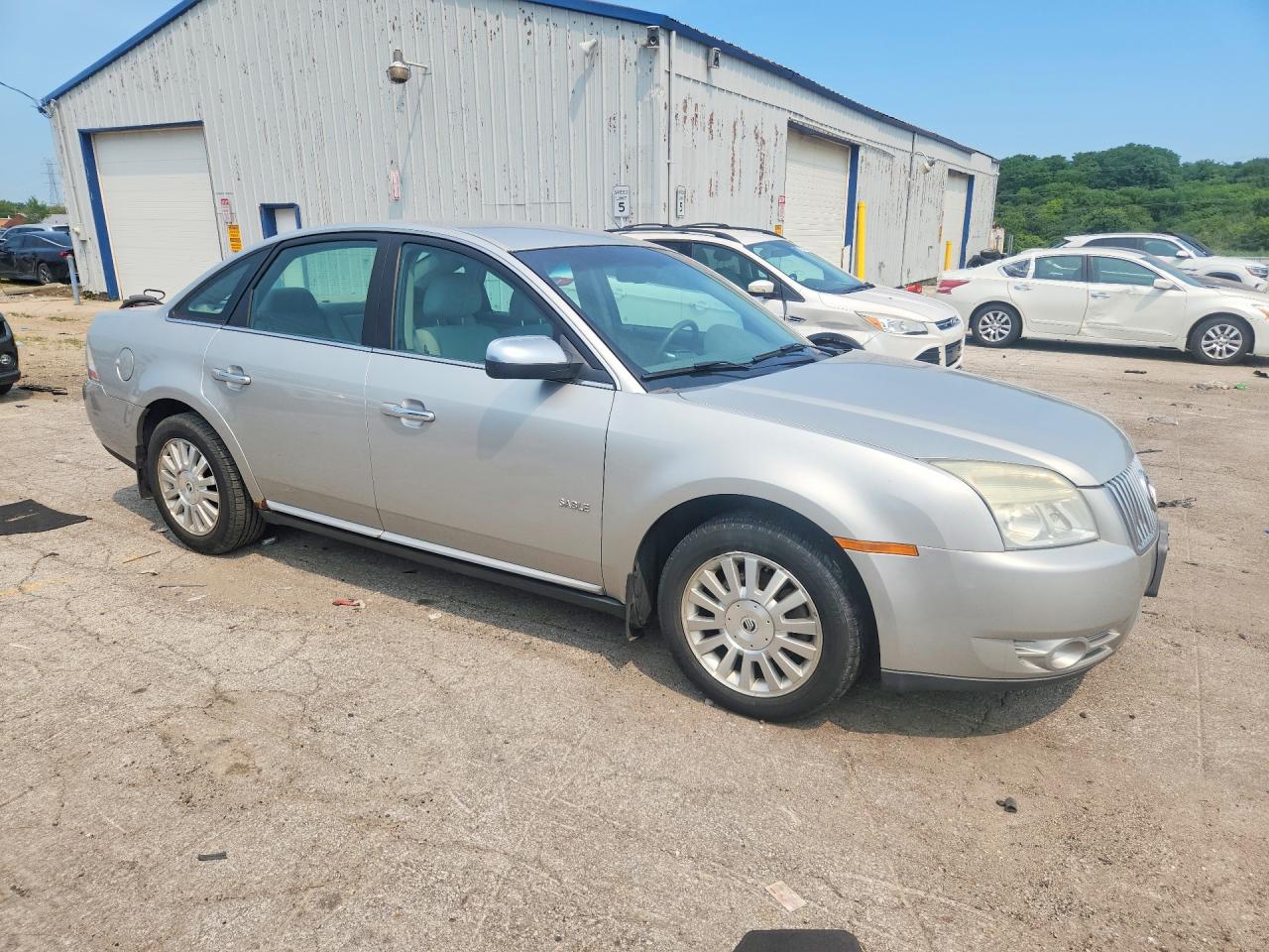 2008 Mercury Sable Luxury Silver vin: 1MEHM40W18G625365
