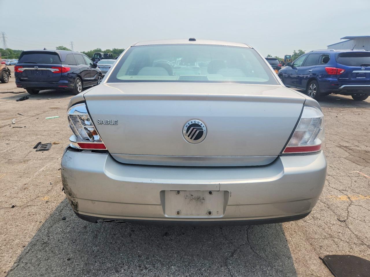 2008 Mercury Sable Luxury Silver vin: 1MEHM40W18G625365