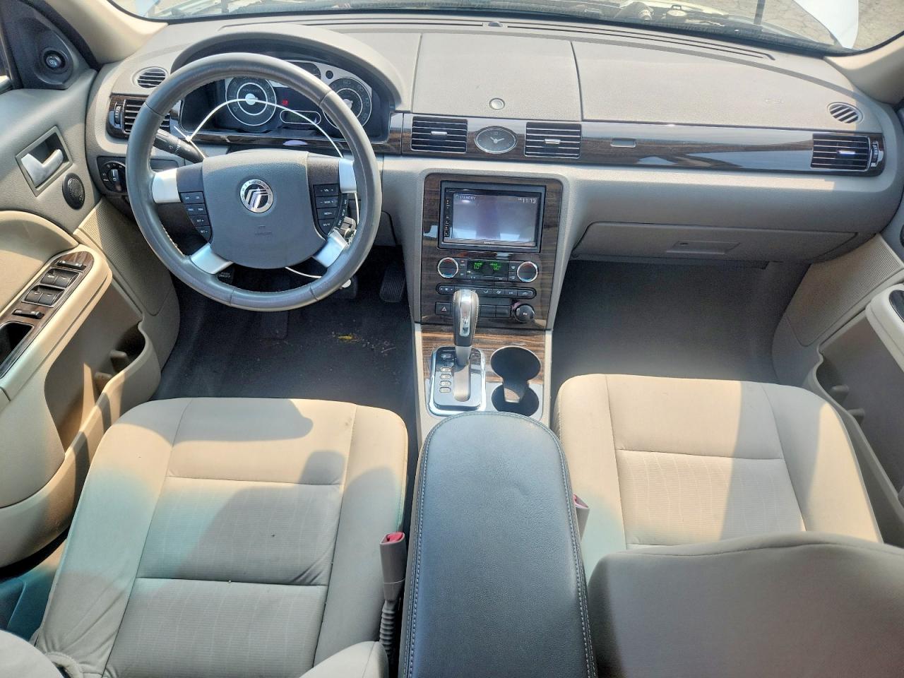 2008 Mercury Sable Luxury Silver vin: 1MEHM40W18G625365