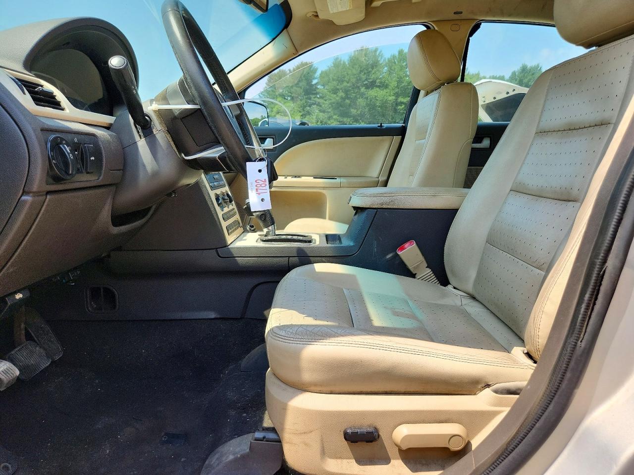 2009 Mercury Sable Cream vin: 1MEHM40W29G610102