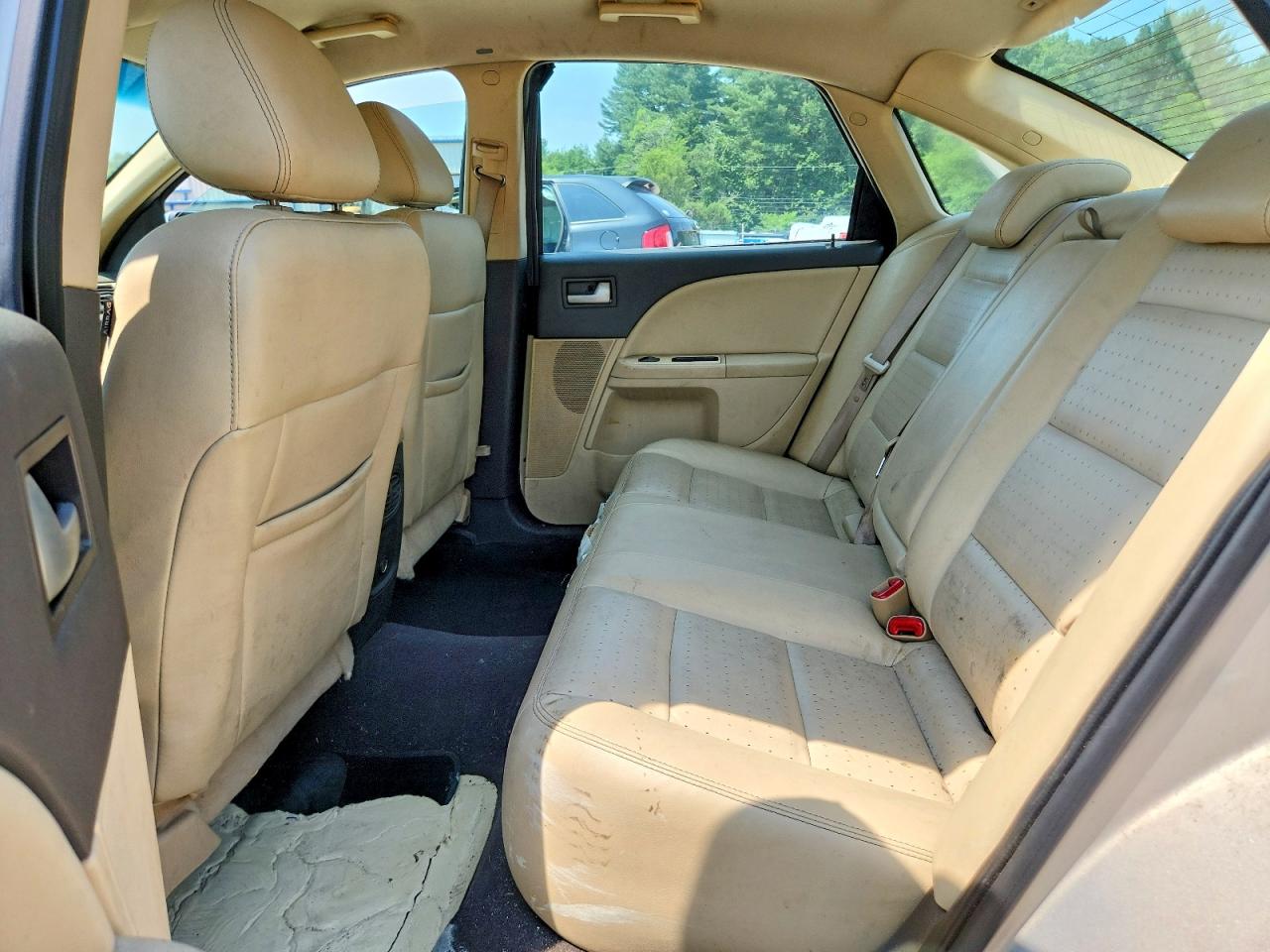 2009 Mercury Sable Cream vin: 1MEHM40W29G610102