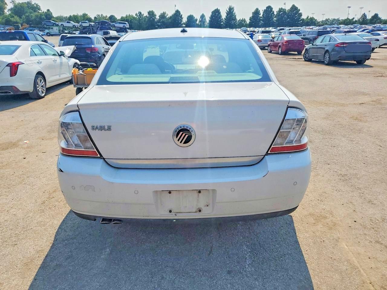 2008 Mercury Sable Luxury White vin: 1MEHM40W48G611086