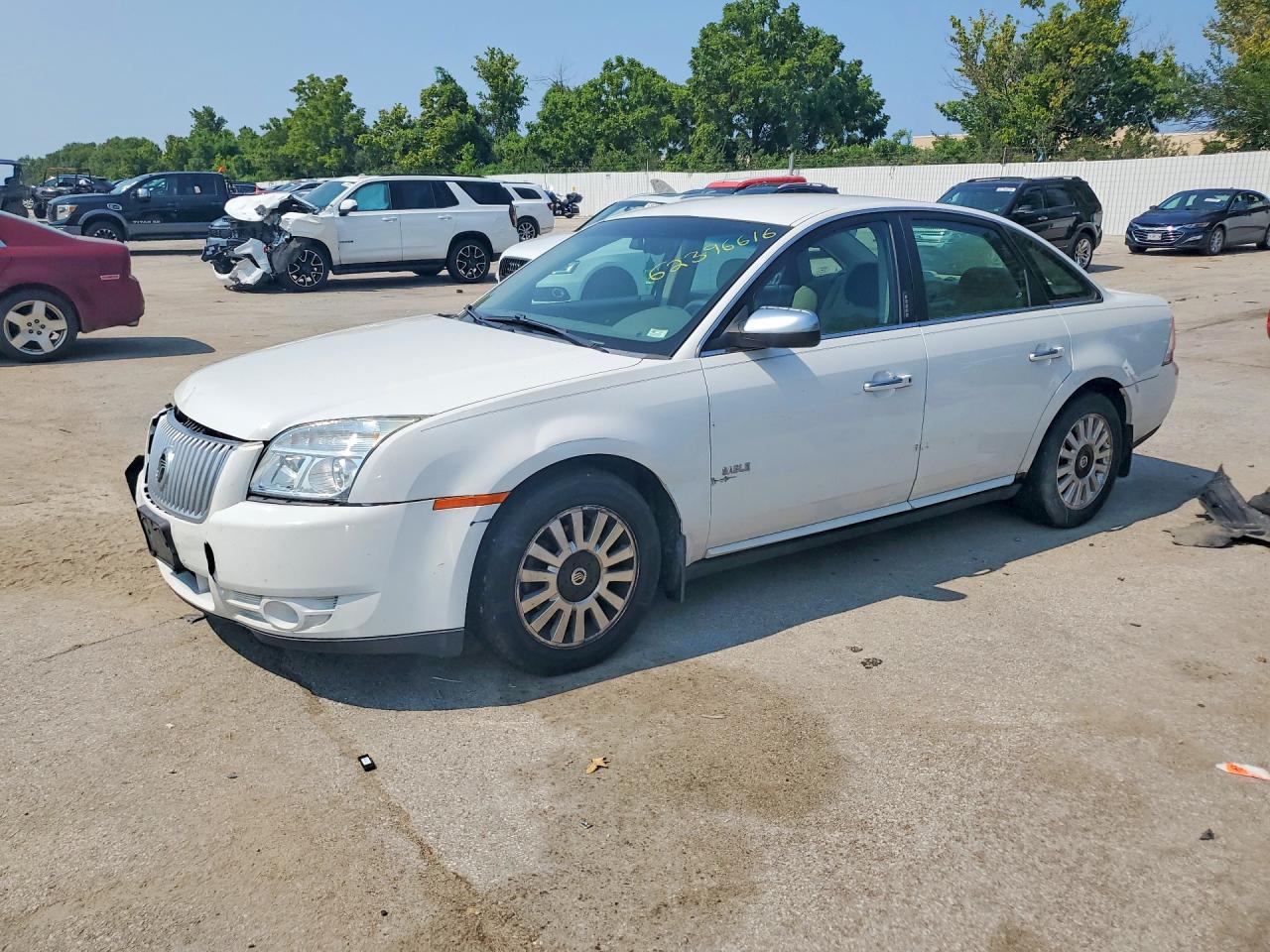 2008 Mercury Sable Luxury White vin: 1MEHM40W48G611086