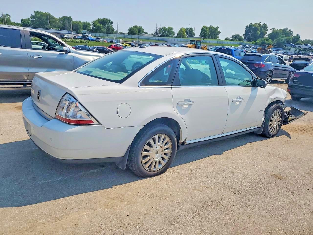2008 Mercury Sable Luxury White vin: 1MEHM40W48G611086
