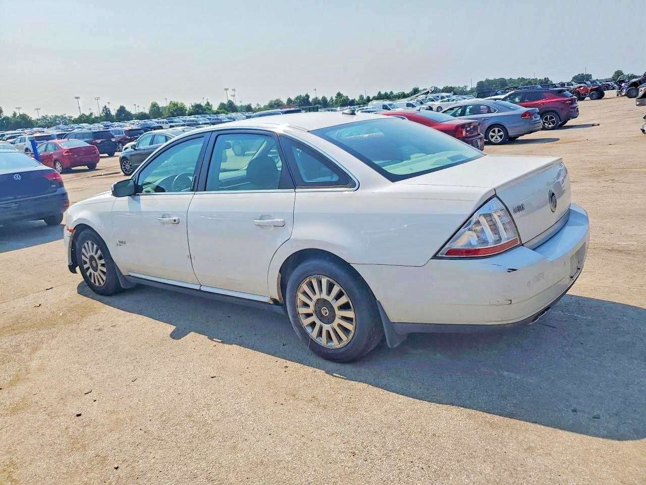 2008 Mercury Sable Luxury White vin: 1MEHM40W48G611086