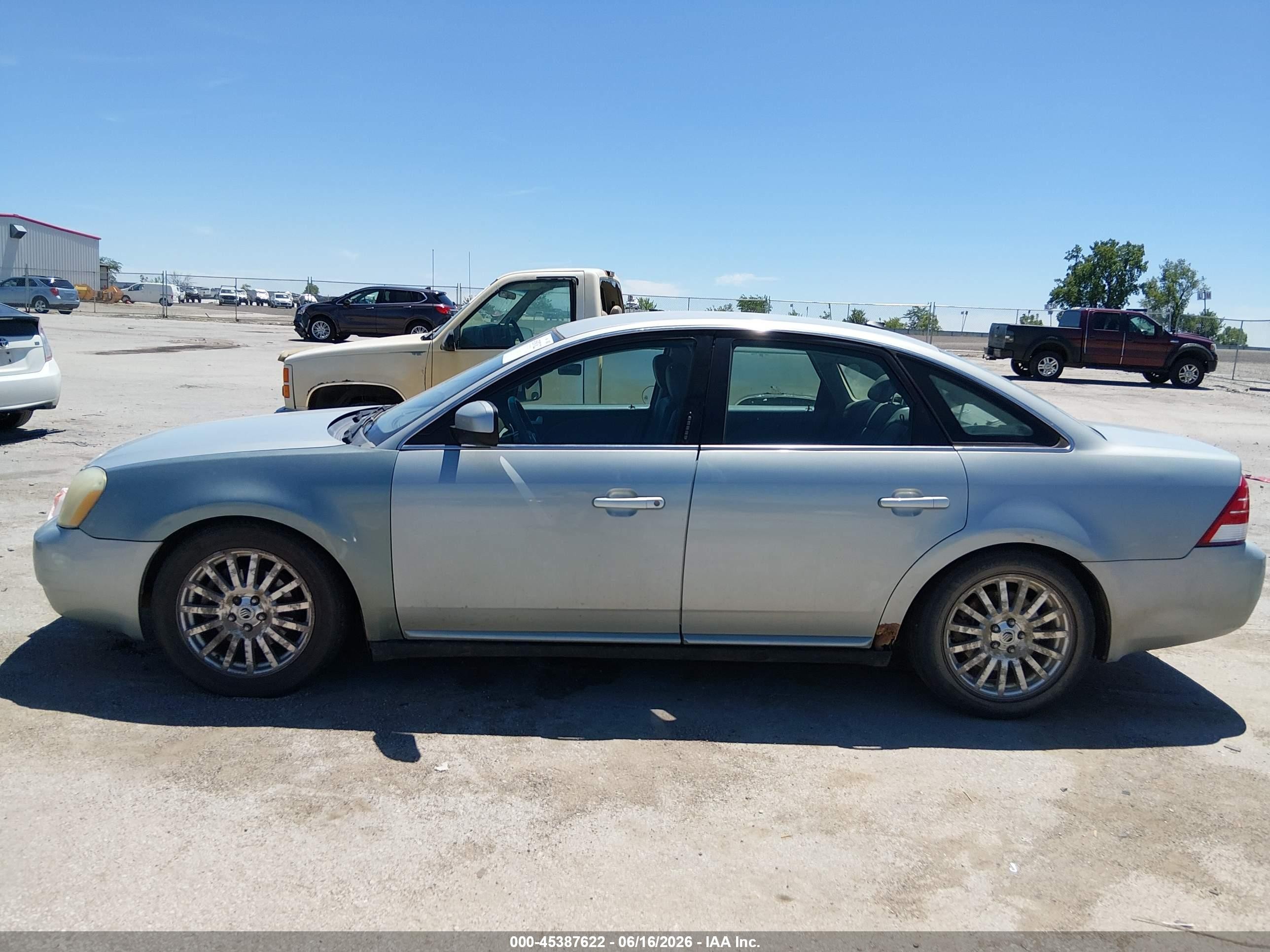 2007 Mercury Montego Premier Gray vin: 1MEHM42117G605018