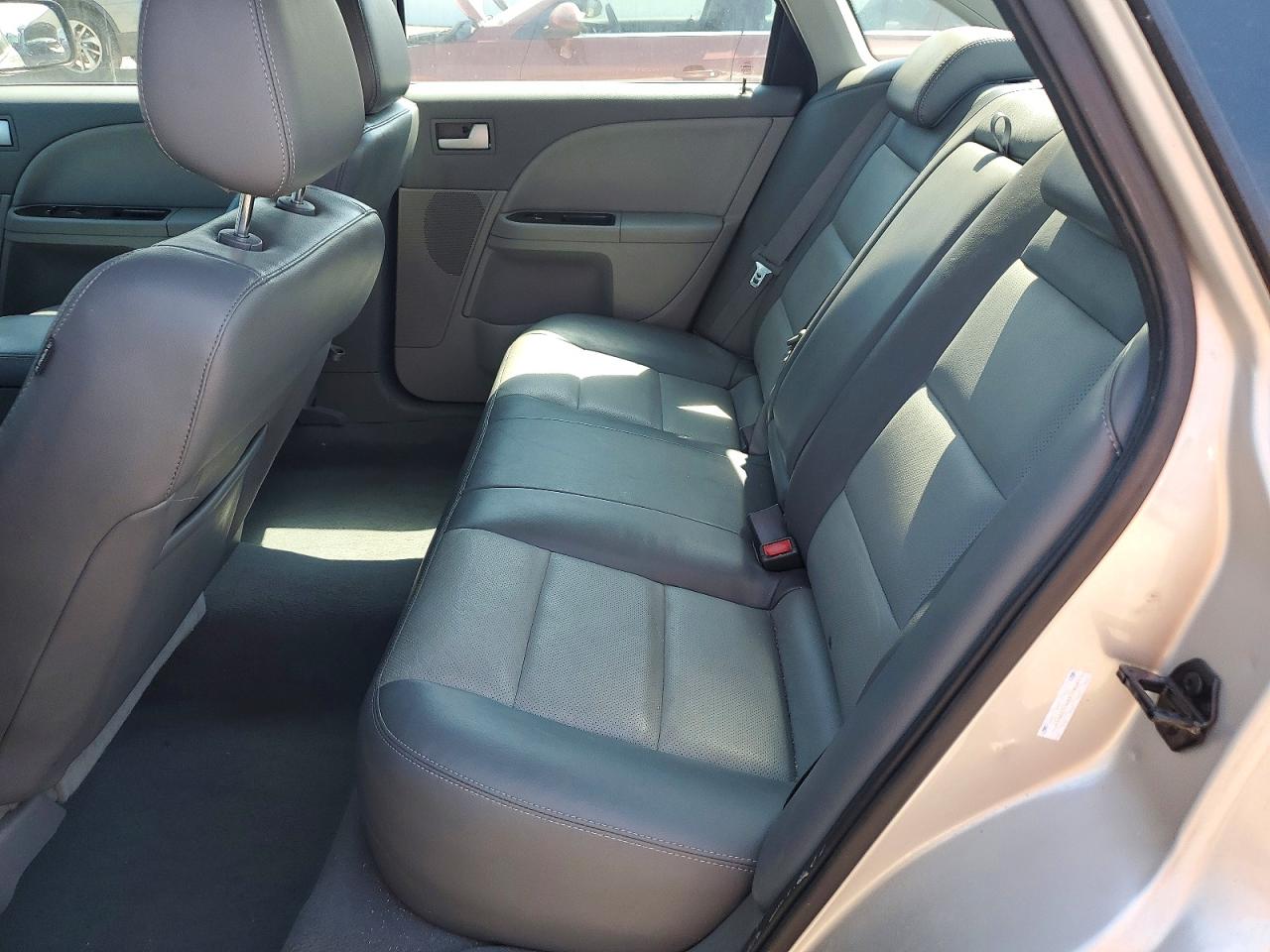 2007 Mercury Montego Premier Серебряный vin: 1MEHM42147G612951