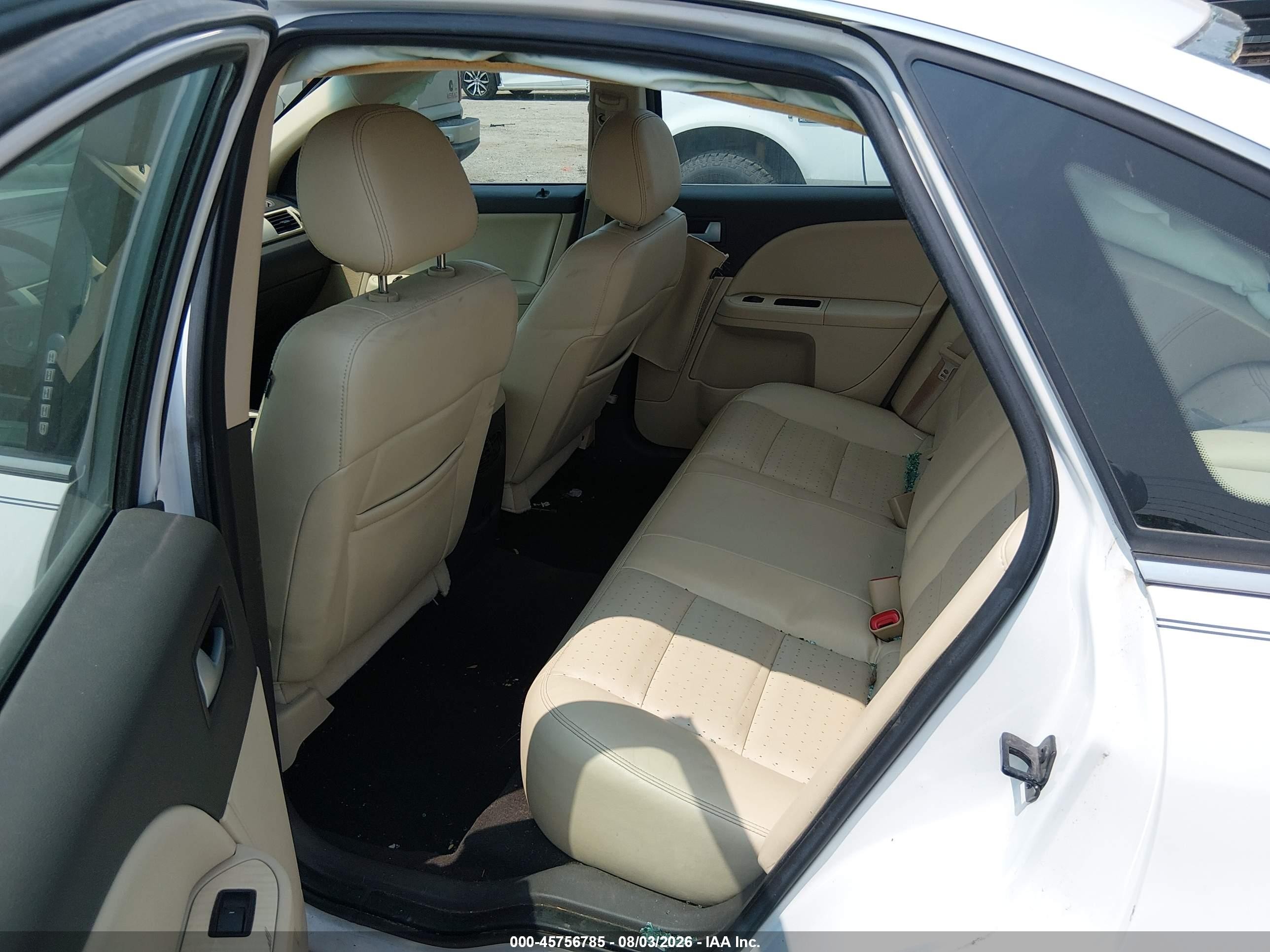 2008 Mercury Sable Premier White vin: 1MEHM42W08G623779