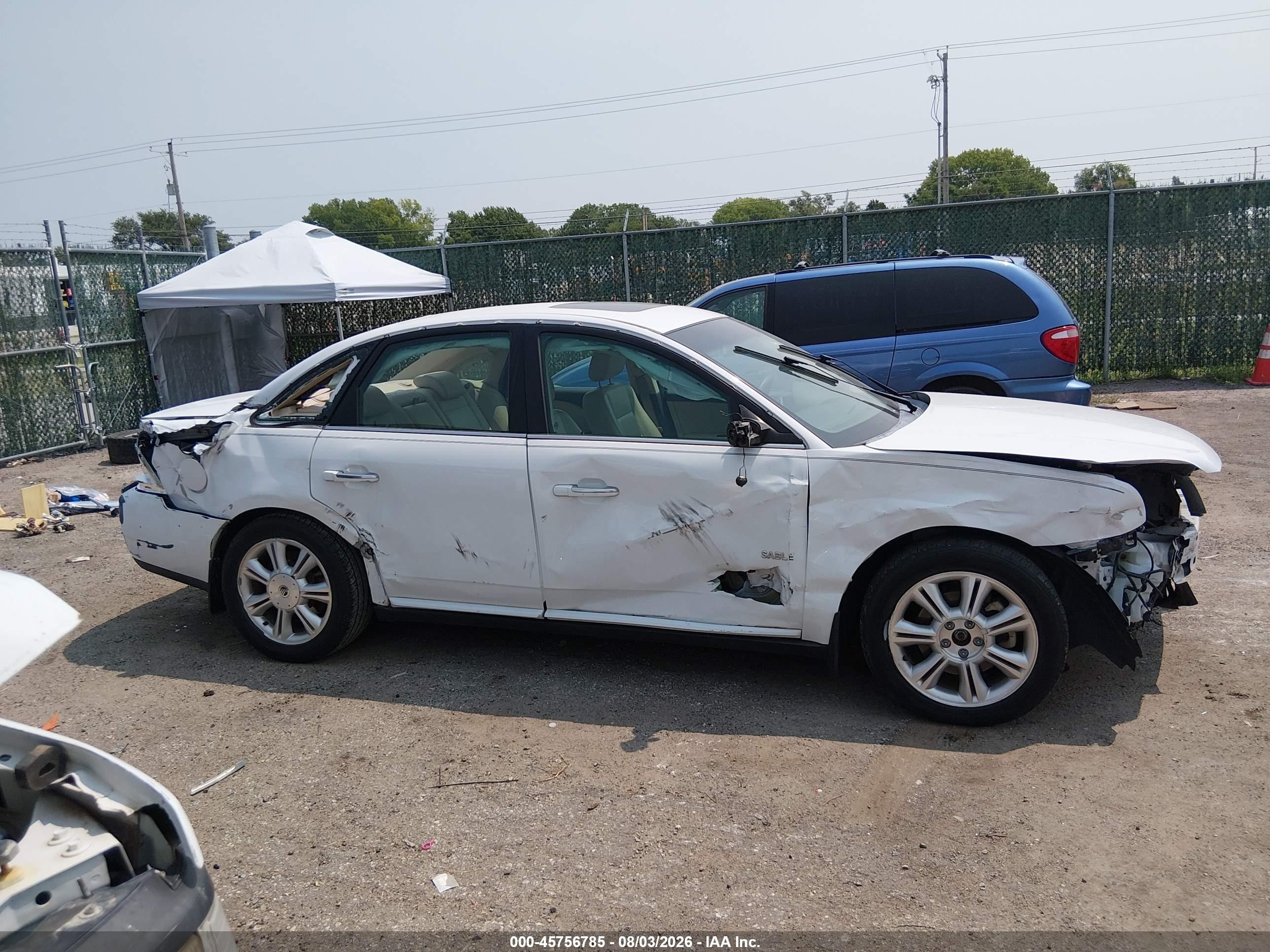 2008 Mercury Sable Premier White vin: 1MEHM42W08G623779