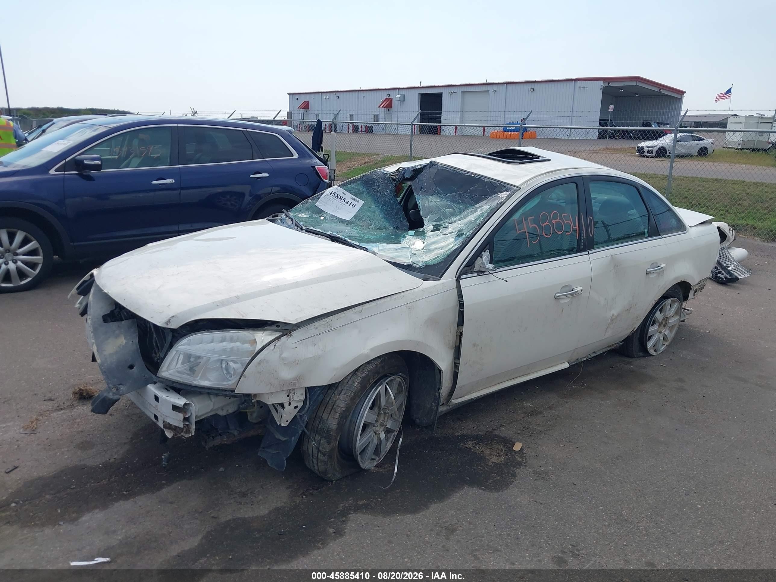 2009 Mercury Sable Premier White vin: 1MEHM42W19G621069