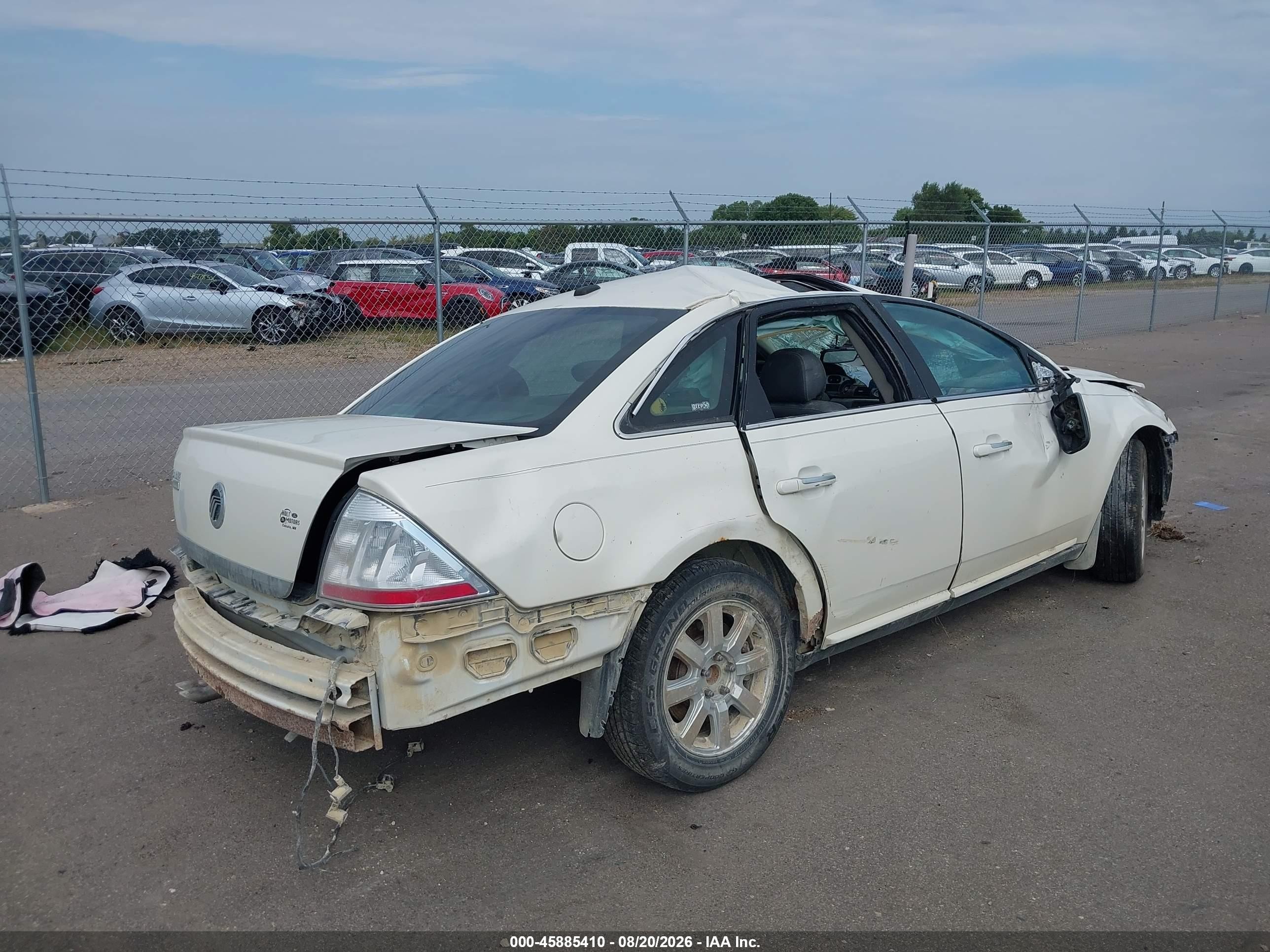 2009 Mercury Sable Premier White vin: 1MEHM42W19G621069