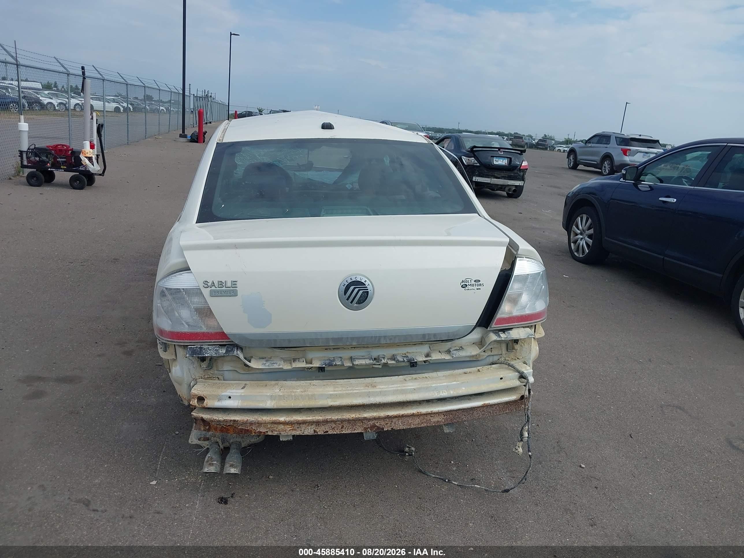 2009 Mercury Sable Premier White vin: 1MEHM42W19G621069