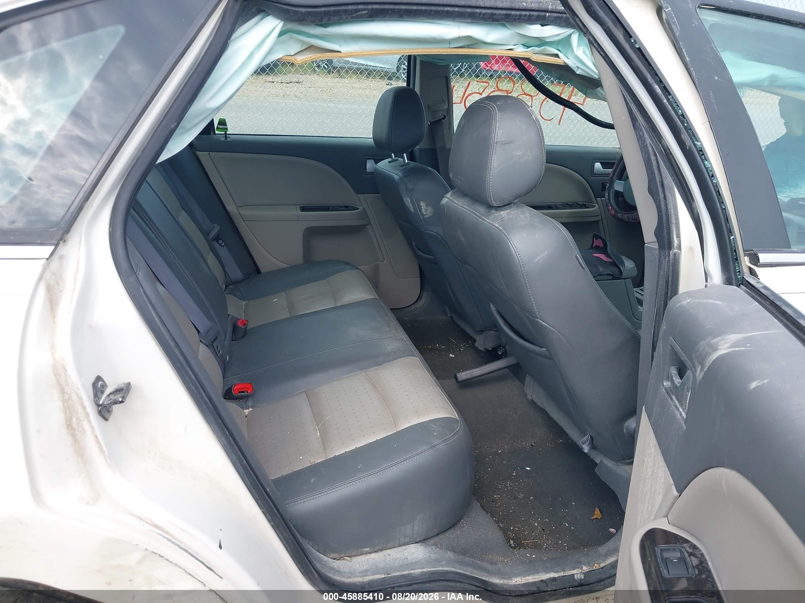 2009 Mercury Sable Premier White vin: 1MEHM42W19G621069