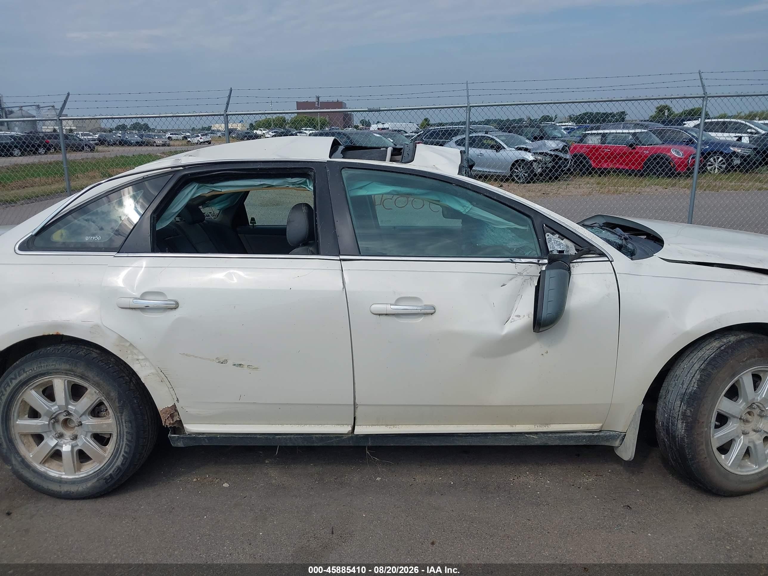 2009 Mercury Sable Premier White vin: 1MEHM42W19G621069