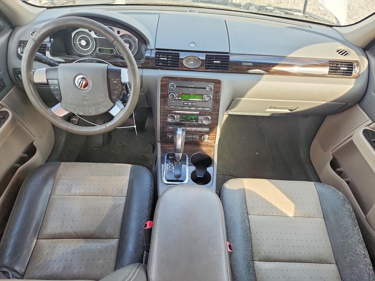 2008 Mercury Sable Premier Silver vin: 1MEHM42W38G618043