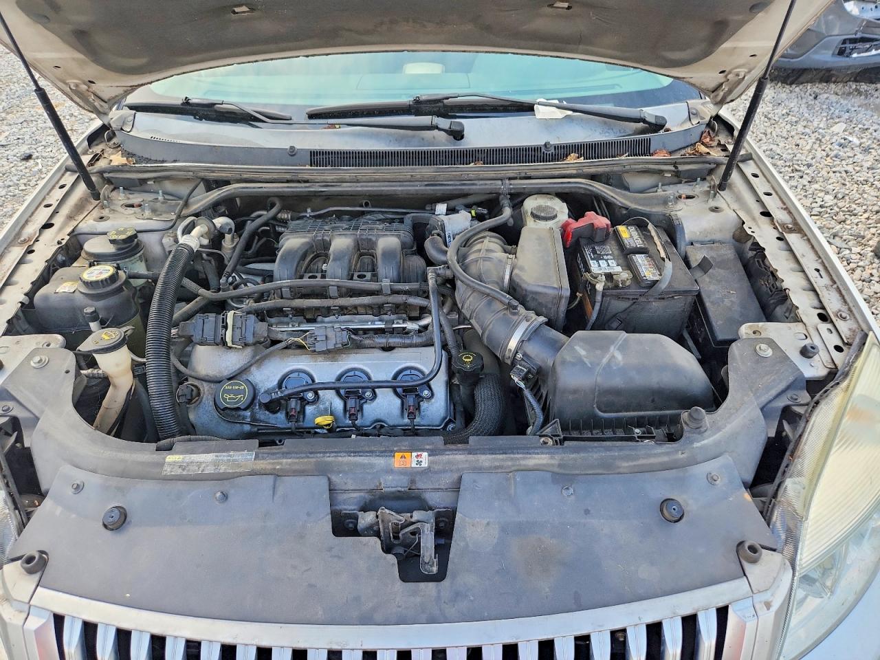 2008 Mercury Sable Premier Silver vin: 1MEHM42W38G618043