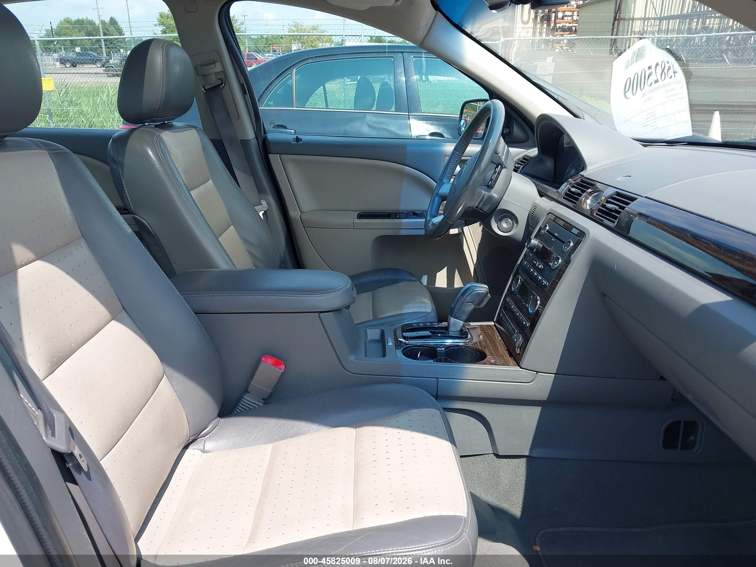 2008 Mercury Sable Premier White vin: 1MEHM42W38G622951