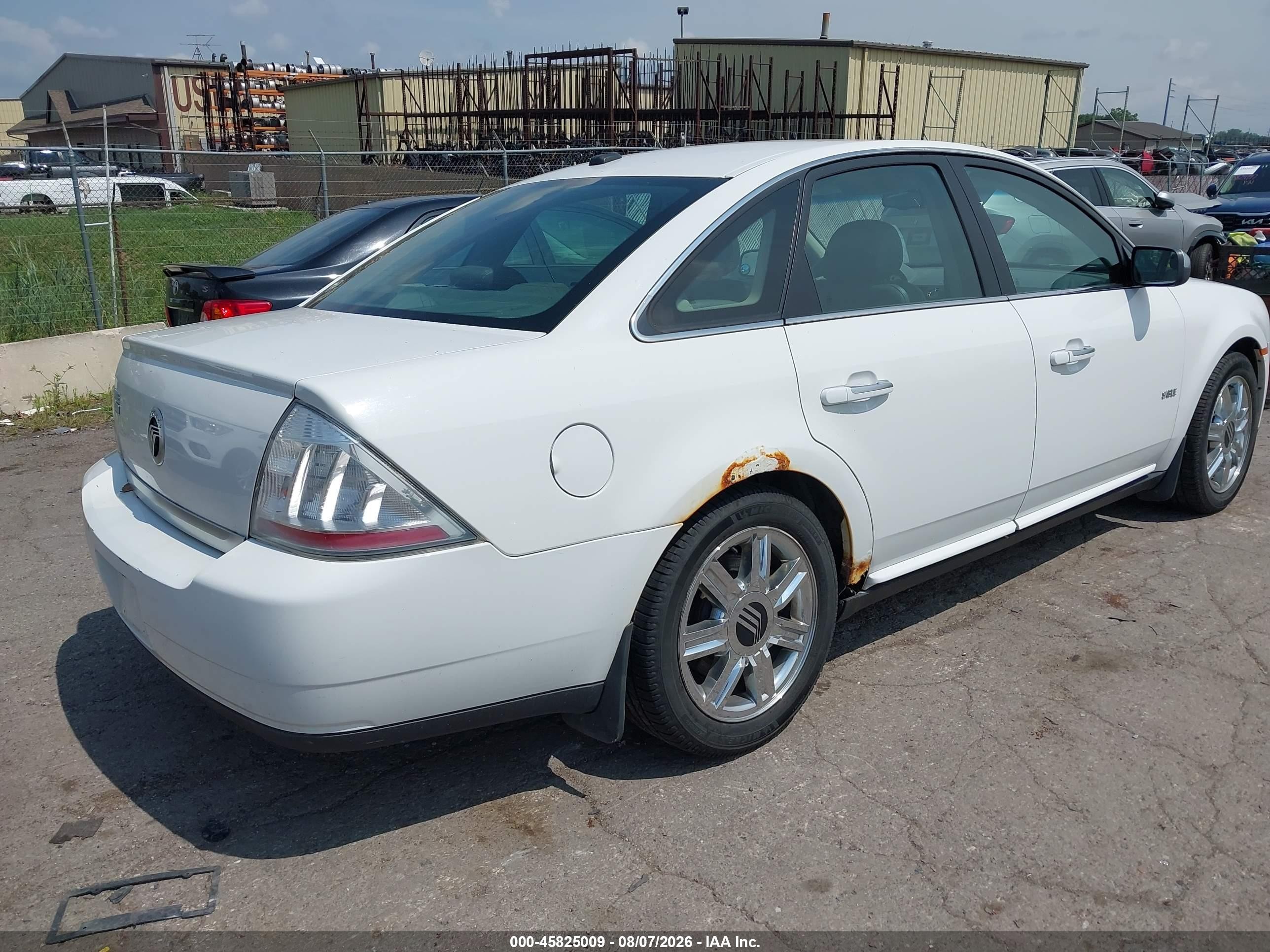2008 Mercury Sable Premier White vin: 1MEHM42W38G622951