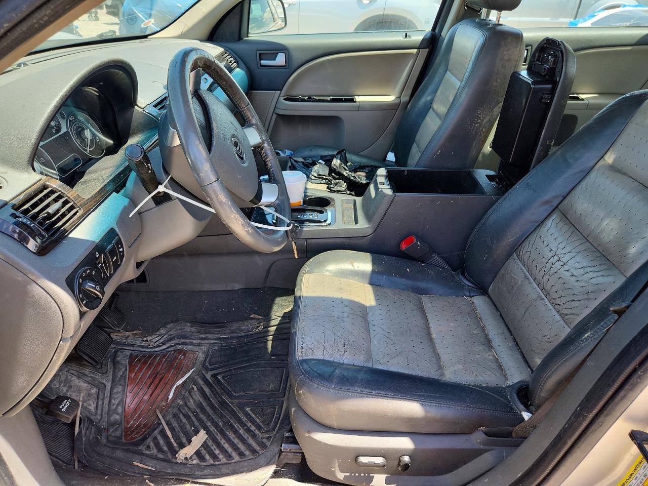 2008 Mercury Sable Premier Silver vin: 1MEHM42W48G608038