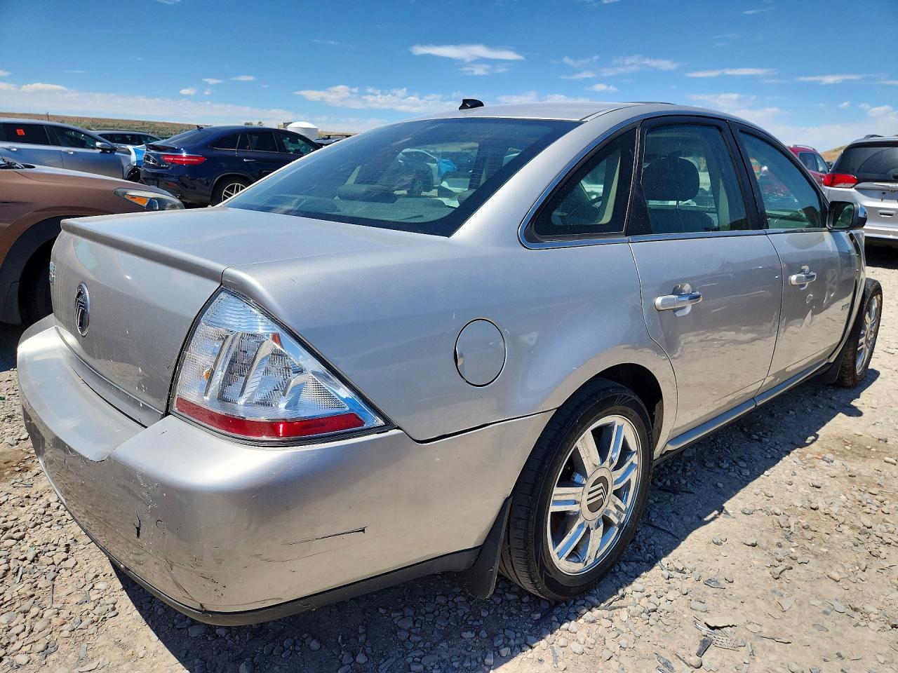 2008 Mercury Sable Premier Silver vin: 1MEHM42W48G608038