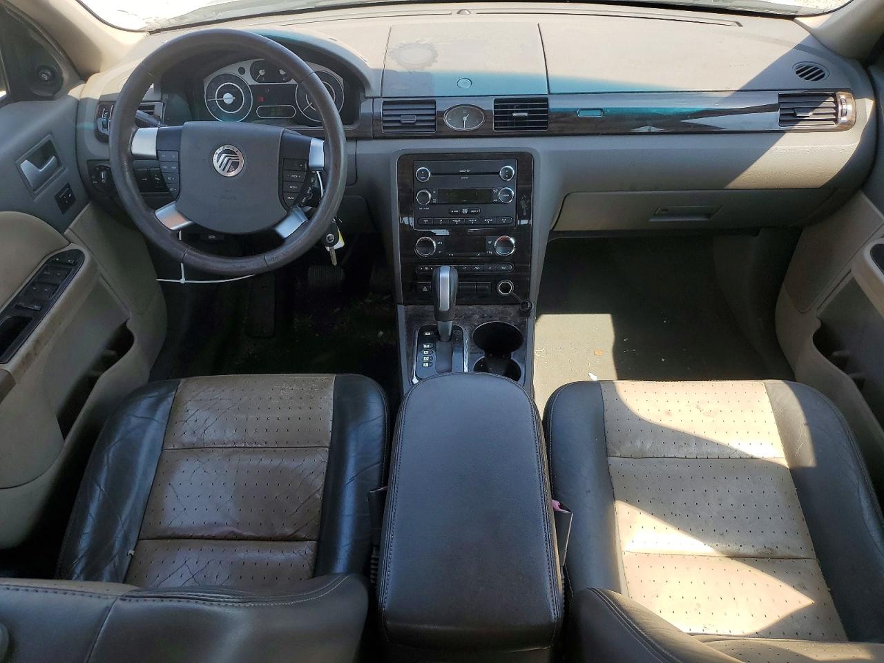 2008 Mercury Sable Premier Silver vin: 1MEHM42W48G608797