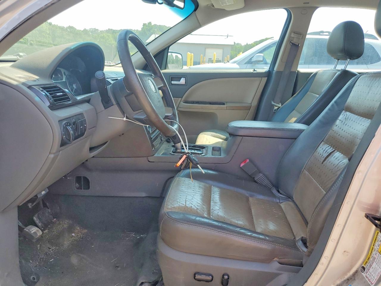 2008 Mercury Sable Premier Silver vin: 1MEHM42W48G608797