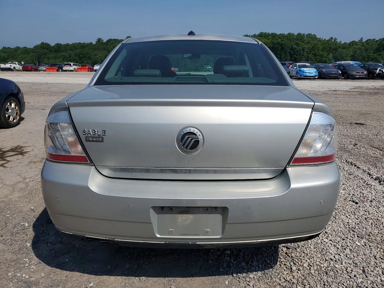 2008 Mercury Sable Premier Silver vin: 1MEHM42W48G608797