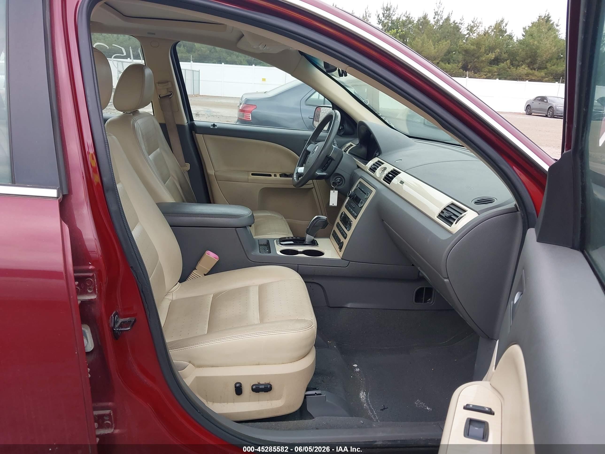 2008 Mercury Sable Premier Maroon vin: 1MEHM42W78G602797