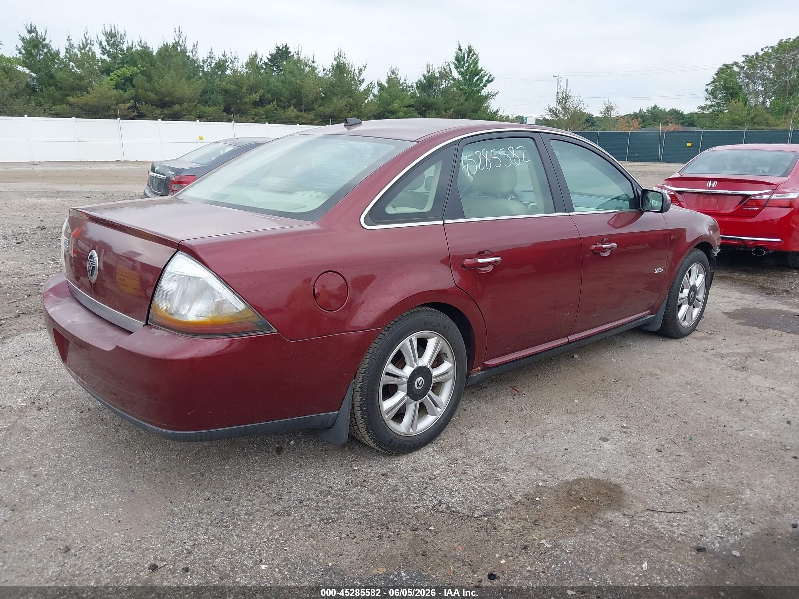 2008 Mercury Sable Premier Maroon vin: 1MEHM42W78G602797
