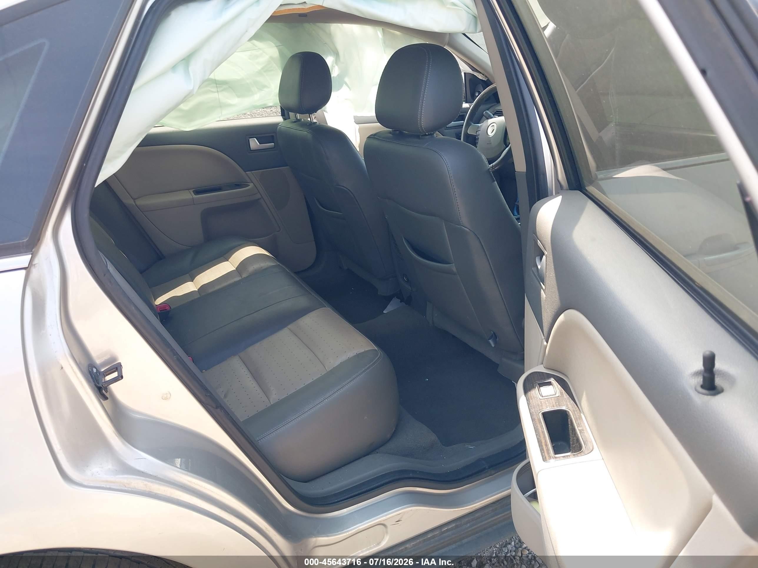 2008 Mercury Sable Premier Silver vin: 1MEHM42W78G618434