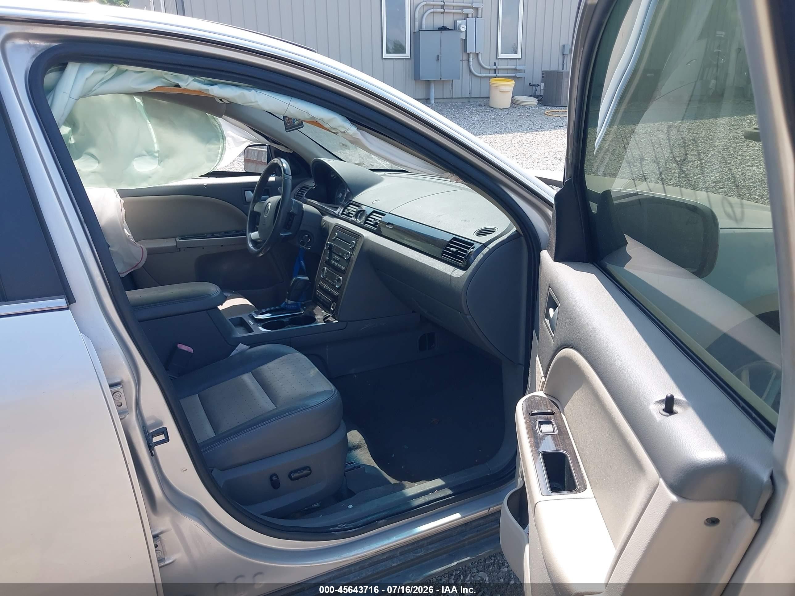 2008 Mercury Sable Premier Silver vin: 1MEHM42W78G618434