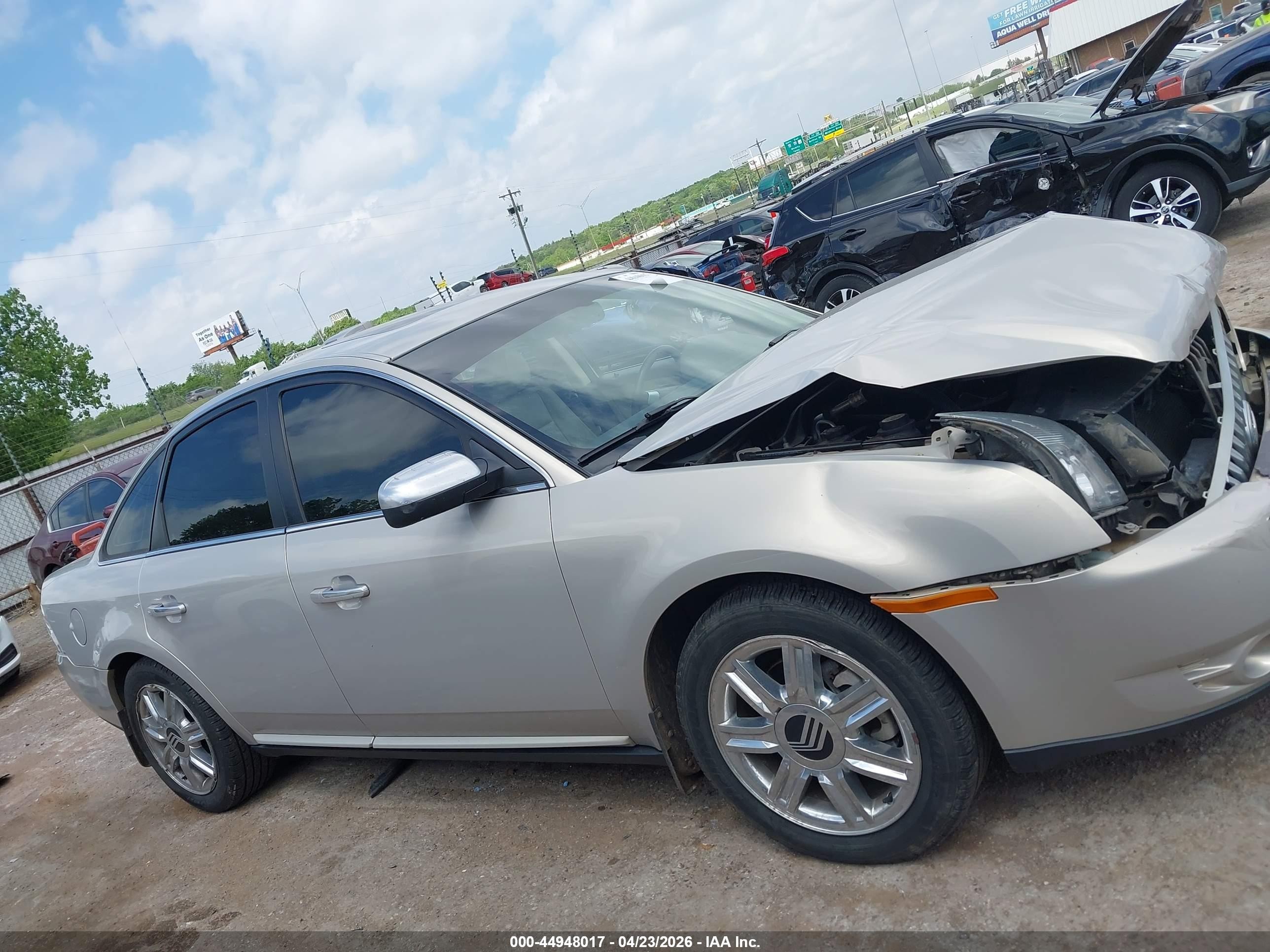 2009 Mercury Sable Premier Silver vin: 1MEHM42W79G633162