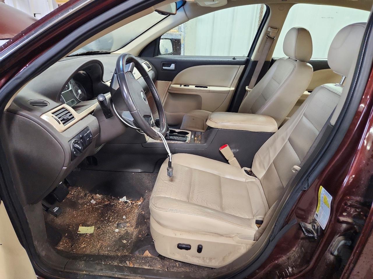 2009 Mercury Sable Premier Maroon vin: 1MEHM42W89G626706