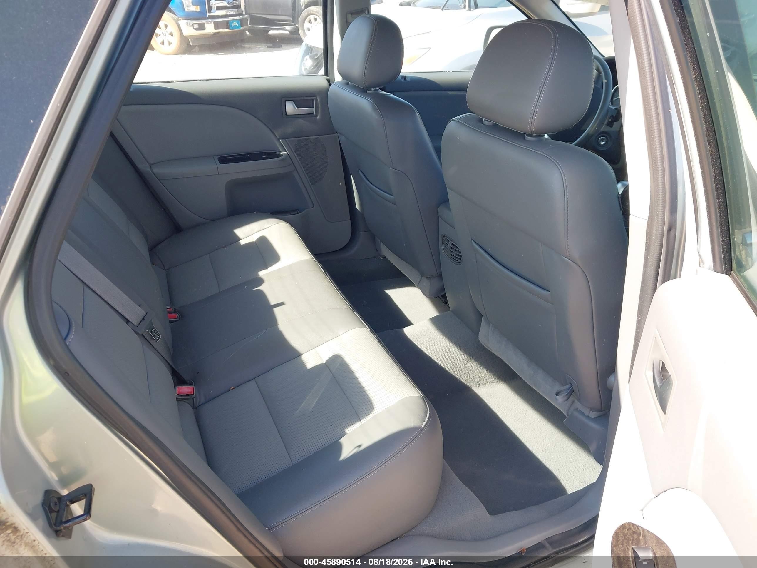 2006 Mercury Montego Premier Silver vin: 1MEHM431X6G612403