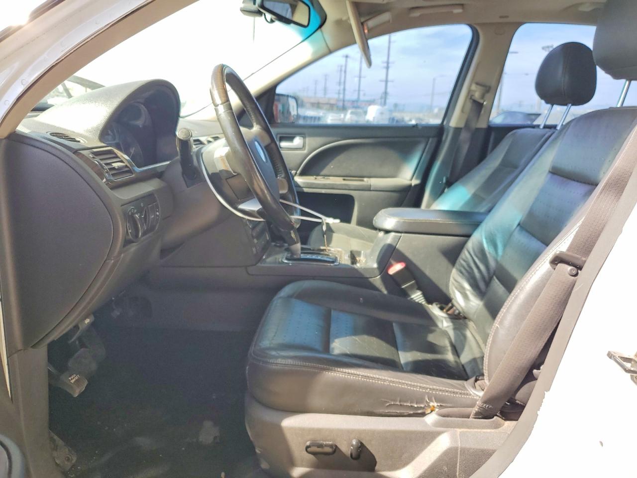 2008 Mercury Sable Premier White vin: 1MEHM43WX8G616224