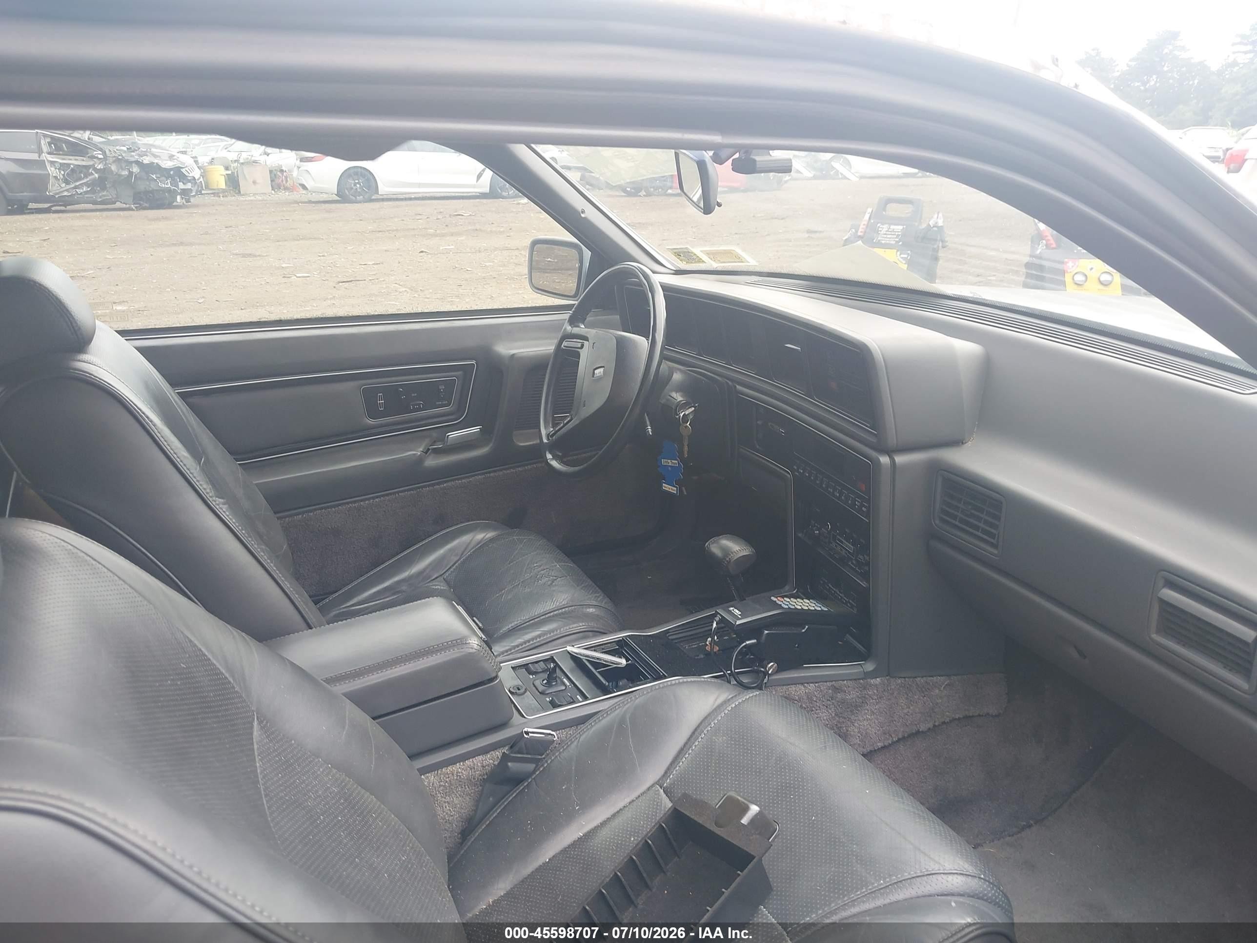 1984 Lincoln Mark Vii   Silver vin: 1MRBP98F4EY729951