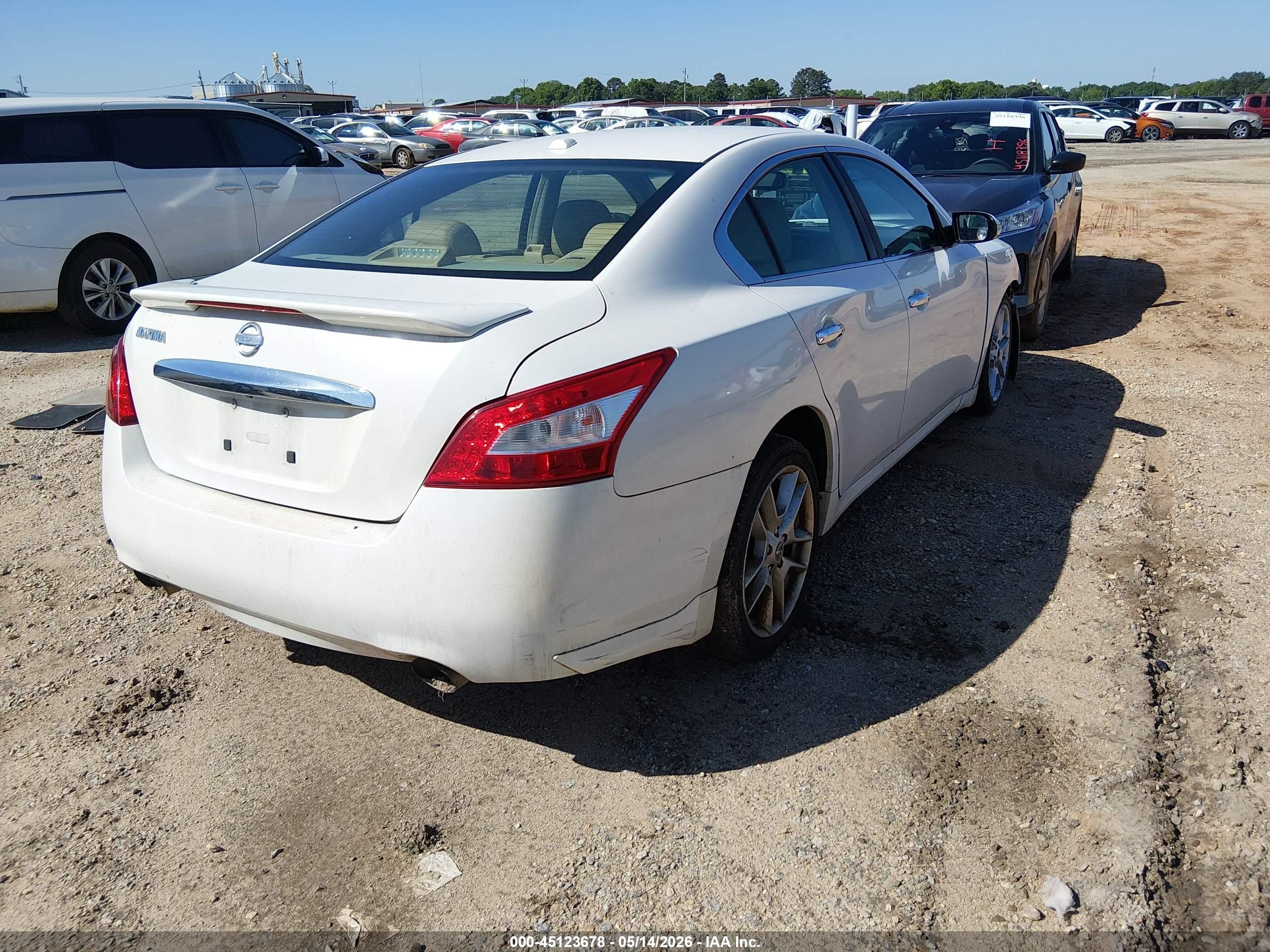 2009 Nissan Maxima 3.5 Sv White vin: 1N4AA51E49C817725