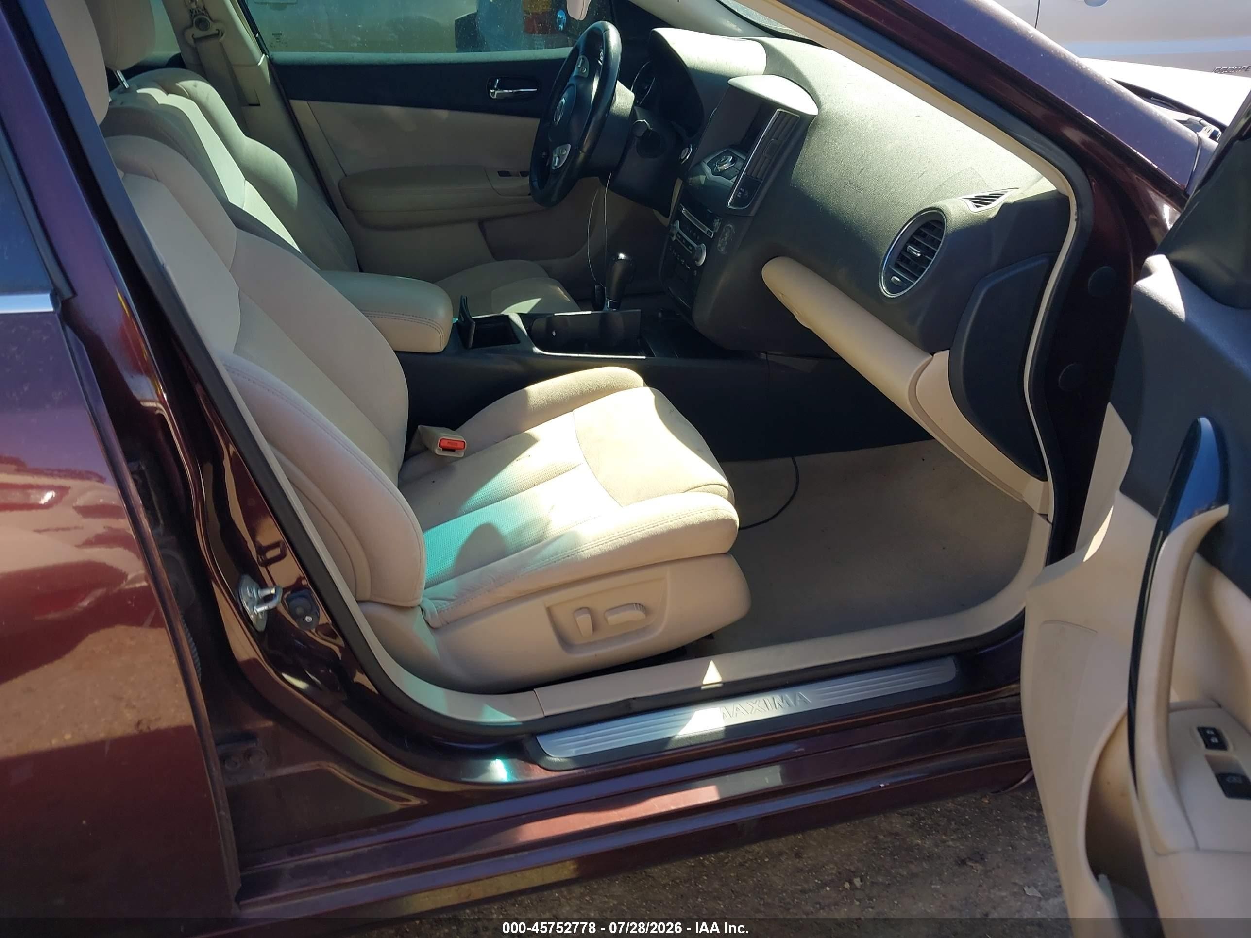 2014 Nissan Maxima 3.5 S Burgundy vin: 1N4AA5AP0EC498352