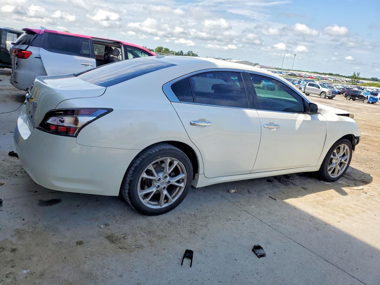 2014 Nissan Maxima White vin: 1N4AA5AP2EC492018