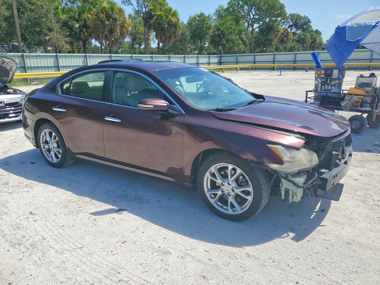 2014 Nissan Maxima 3.5 S Burgundy vin: 1N4AA5AP3EC445192