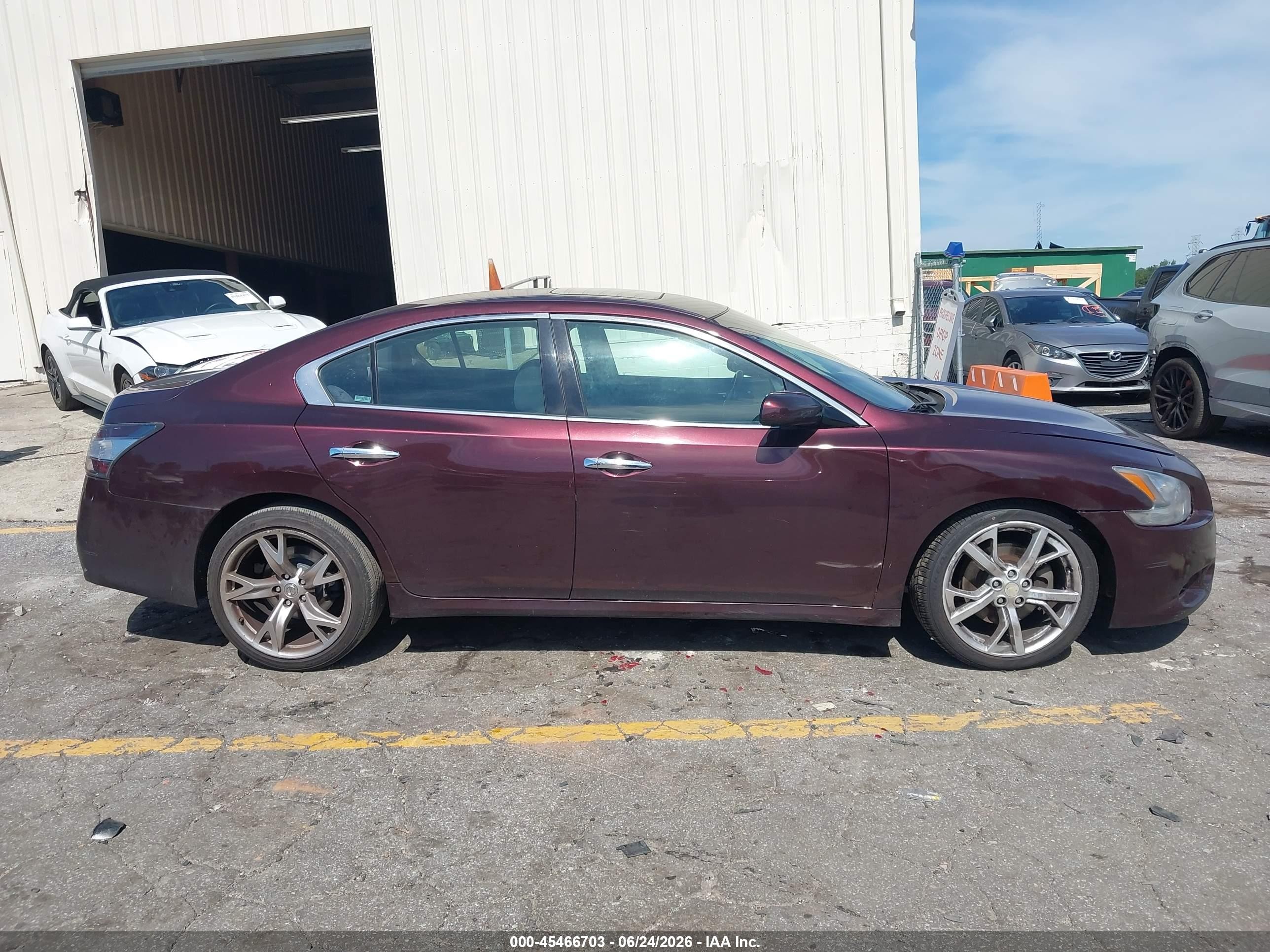 2014 Nissan Maxima 3.5 S/3.5 Sv Burgundy vin: 1N4AA5AP3EC465698