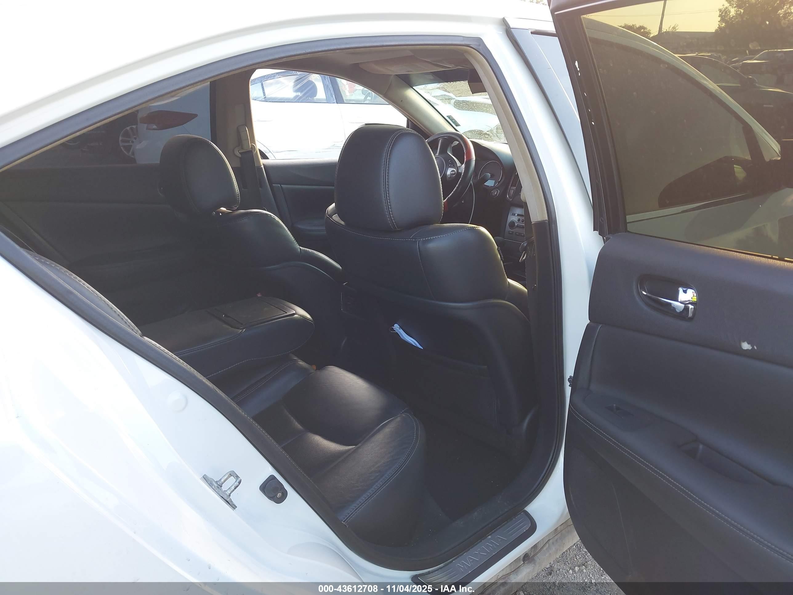2011 Nissan Maxima 3.5 Sv White vin: 1N4AA5AP5BC862129