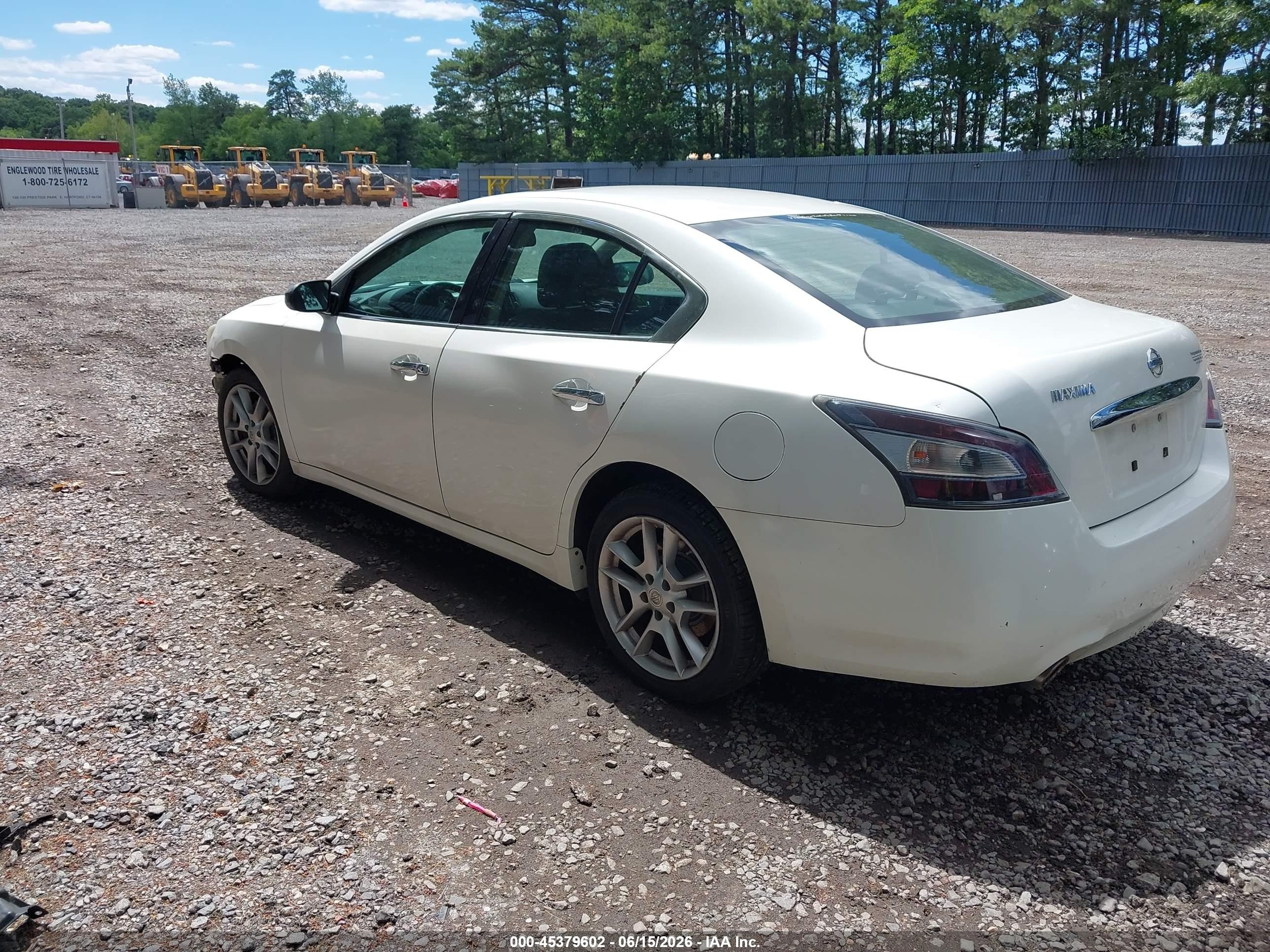 2014 Nissan Maxima   White vin: 1N4AA5AP7EC466482